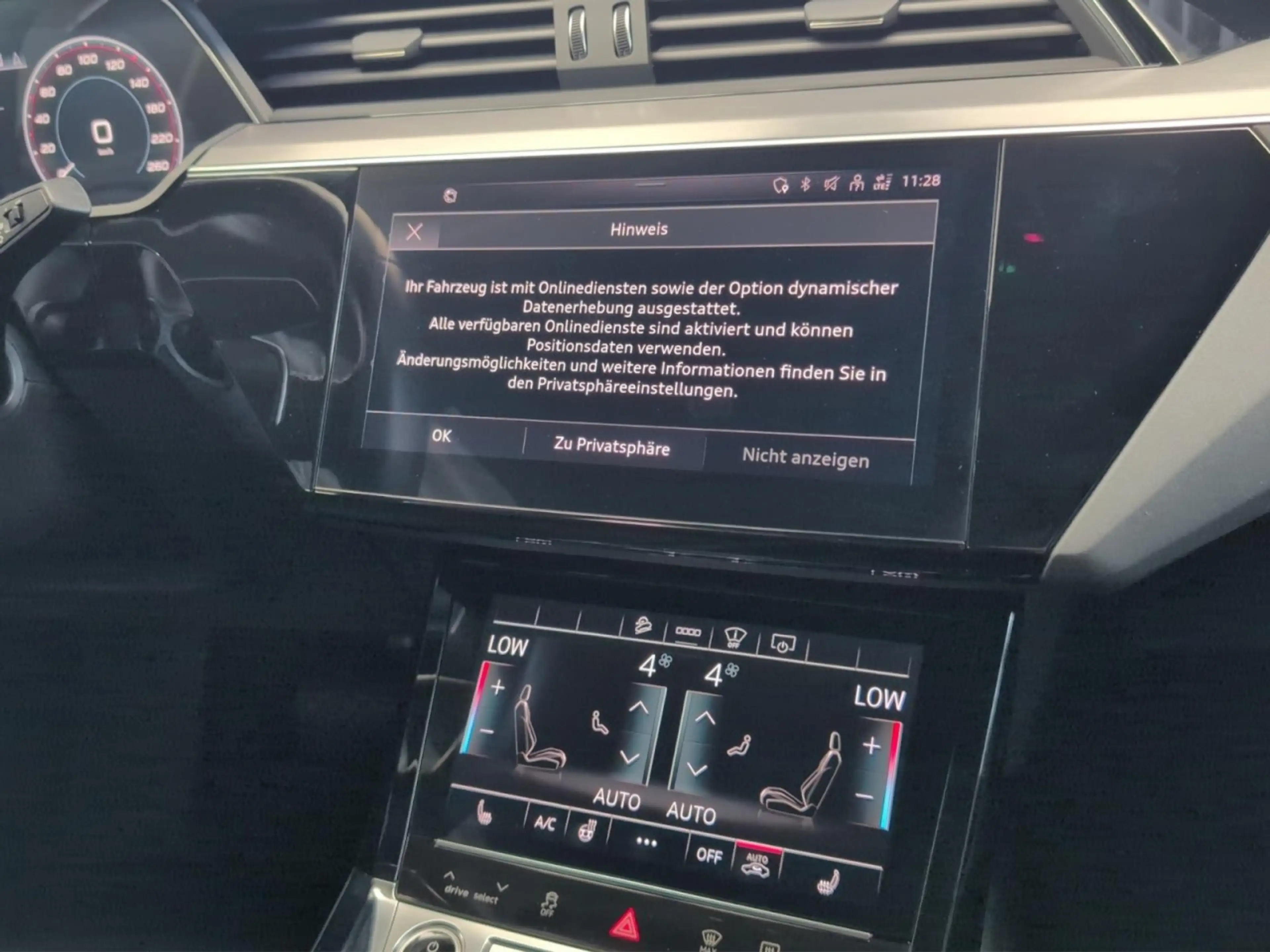 Audi e-tron Sportback S line quattro 230 kW Klima Navi — photo 15