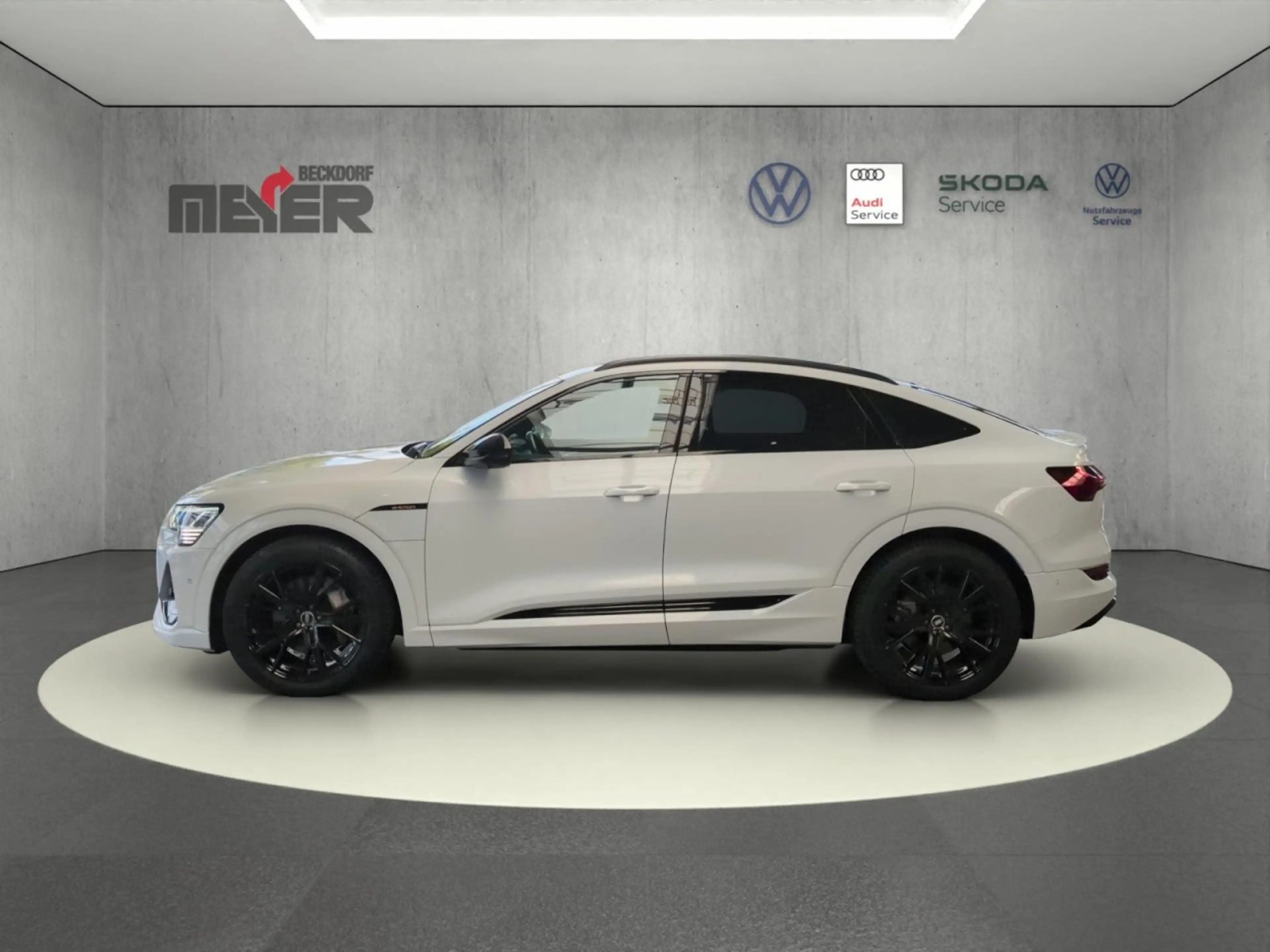 Audi e-tron Sportback S line quattro 230 kW Klima Navi — photo 3