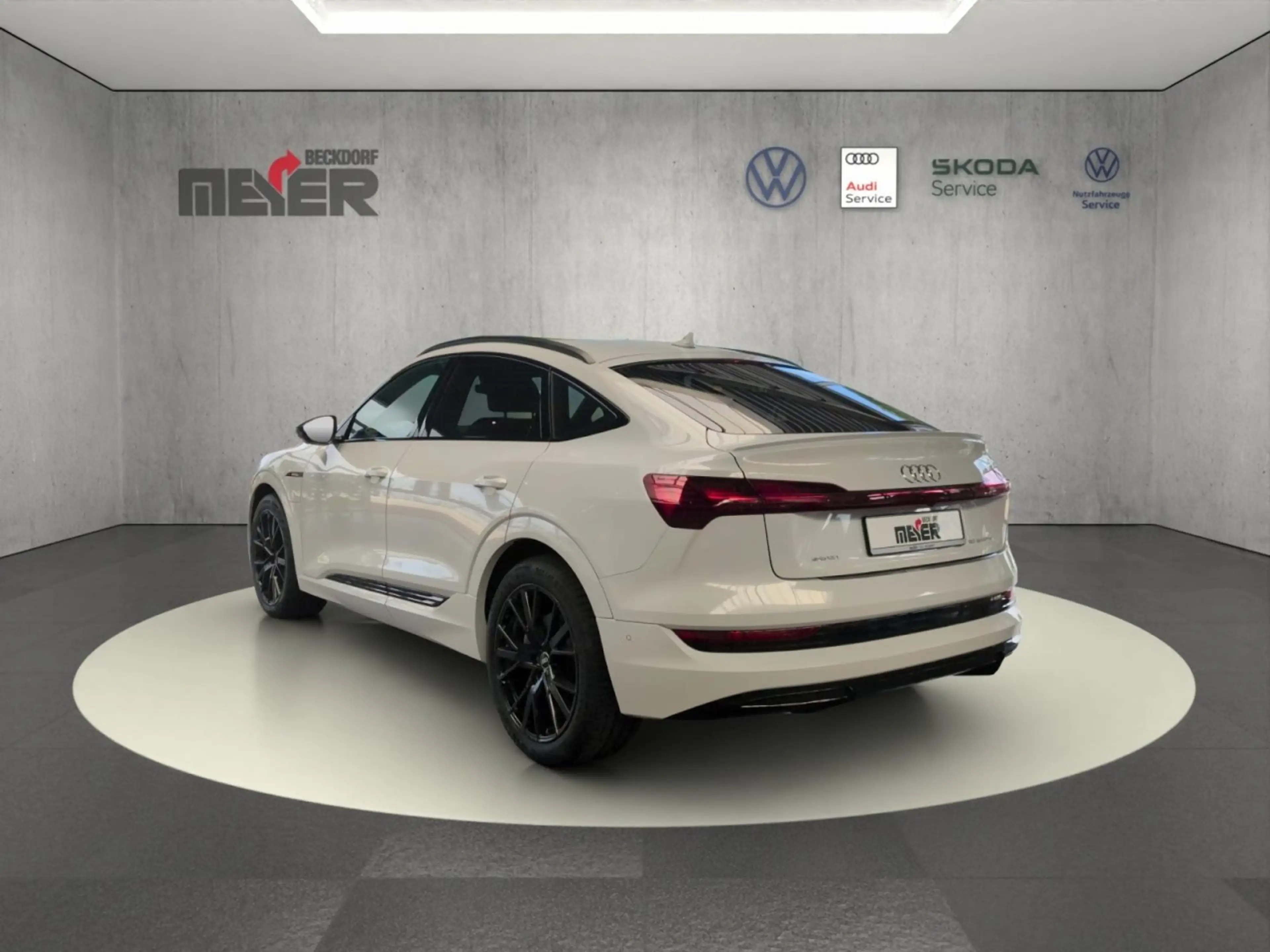 Audi e-tron Sportback S line quattro 230 kW Klima Navi — photo 4
