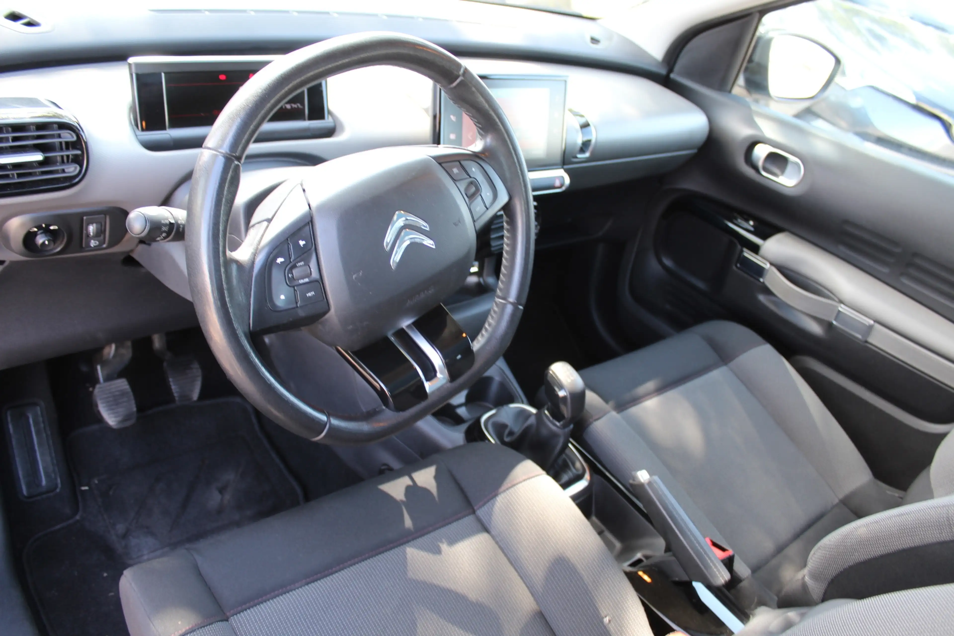 Citroen C4 Cactus 1.2 PureTech Feel 1E EIG PANORAMADAK ANDROID MULTI — photo 31