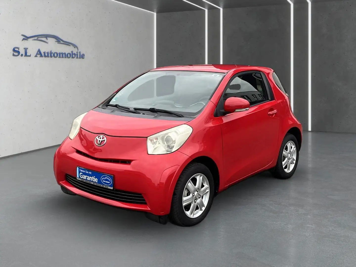 Toyota iQ iQ Basis Wagen Nr.:100 Rot - 1