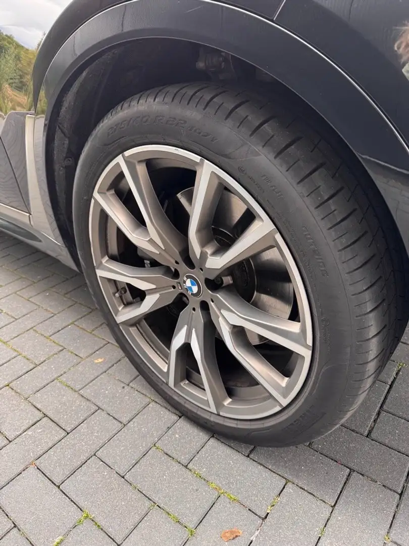 BMW X7 M X7 M50i Schwarz - 2