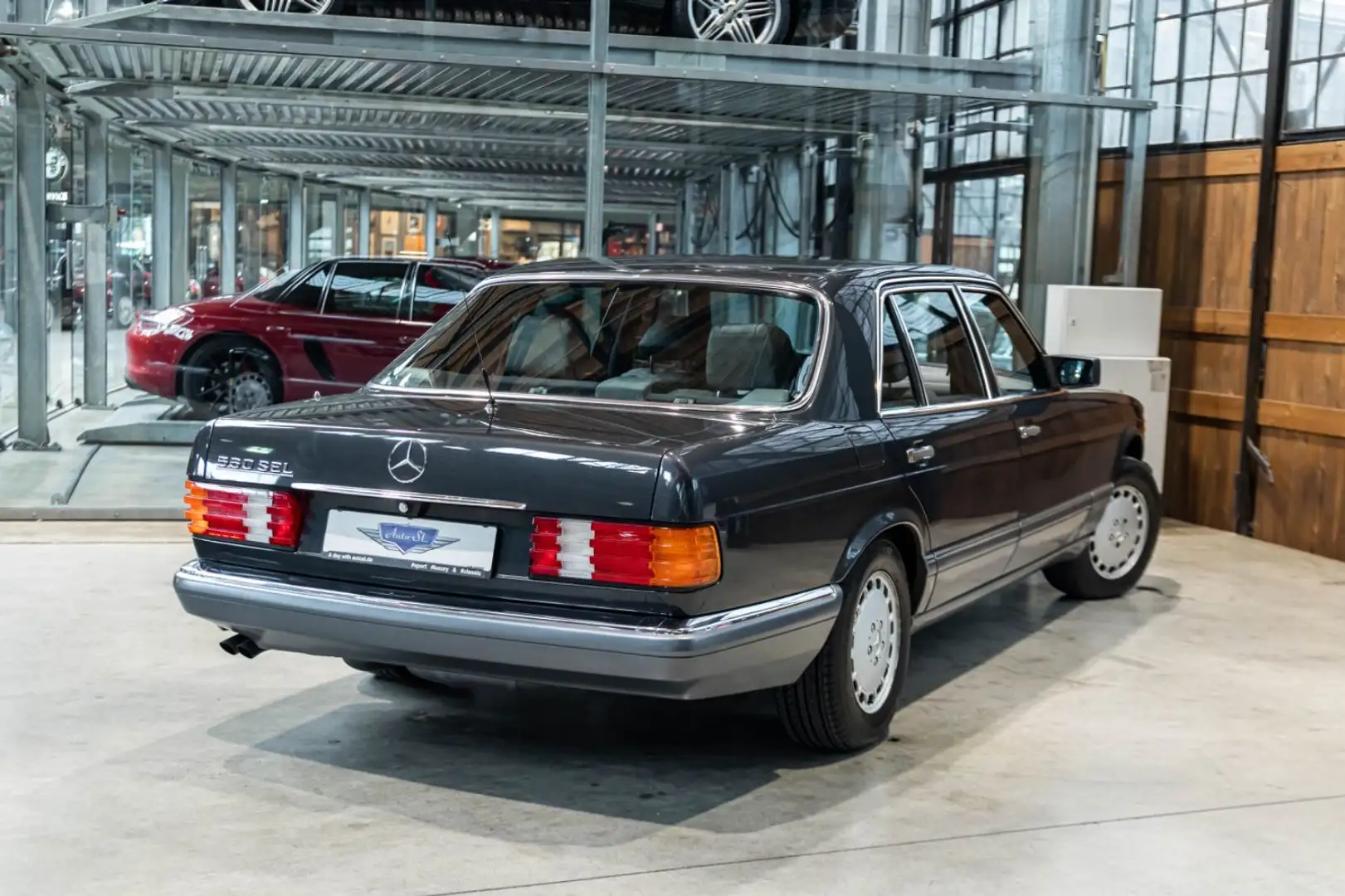 Mercedes-Benz 560 SEL | Nur 26.400km | Top Zustand Negro - 2