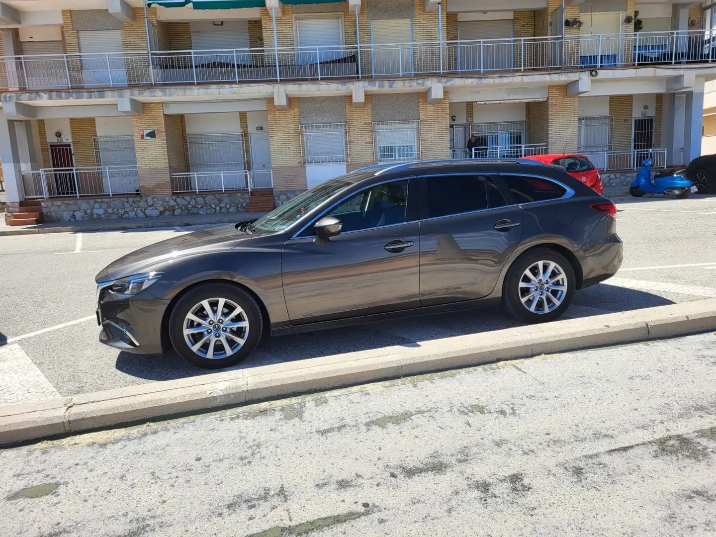 Mazda 6 M6 W. 2.2DE Lux.+Prem.Black+Travel+SR(Navi)Aut. 12 - 2