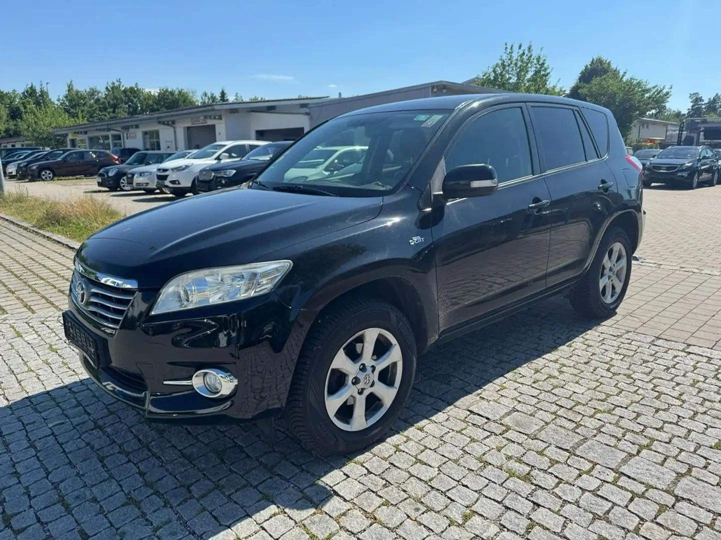 Toyota RAV 4 Life Schwarz - 1