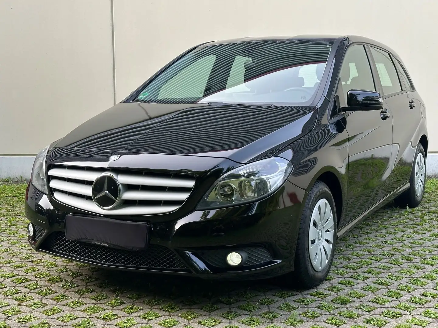 Mercedes-Benz B 180 | Navi | PDC | Schwarz - 1