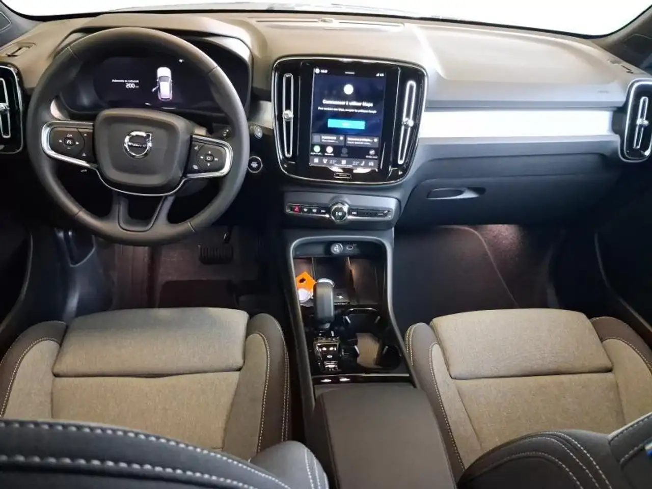 Volvo XC40 2026