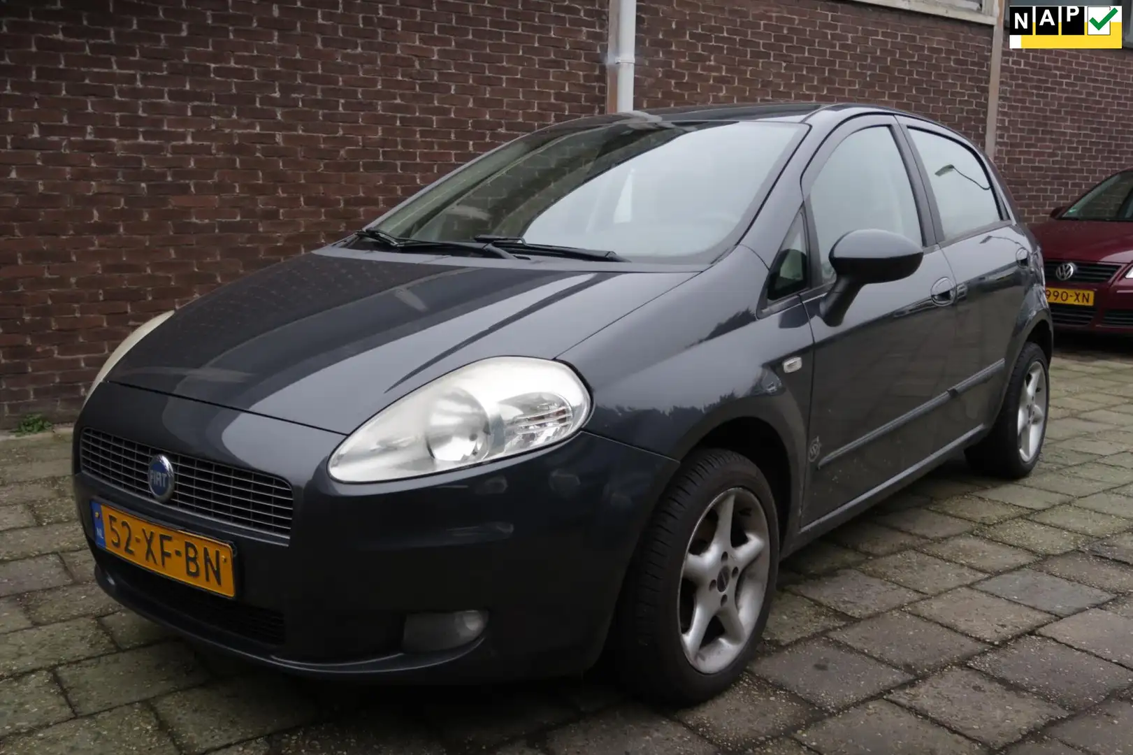 Fiat Grande Punto 1.4 Dynamic, AIRCO, STUURBEDIENING, 2 ELEKTRISCHE Grijs - 1