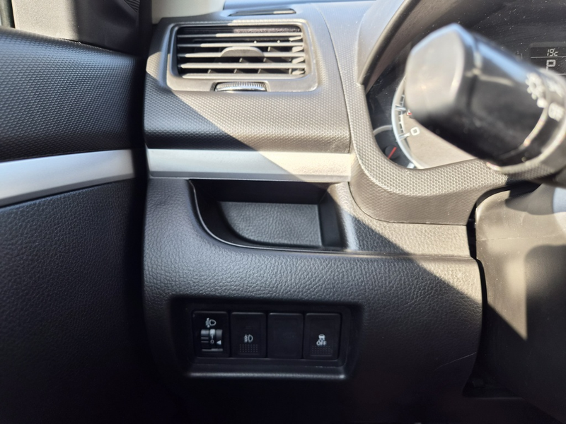 Suzuki Swift 1.2 Dynamic — photo 9