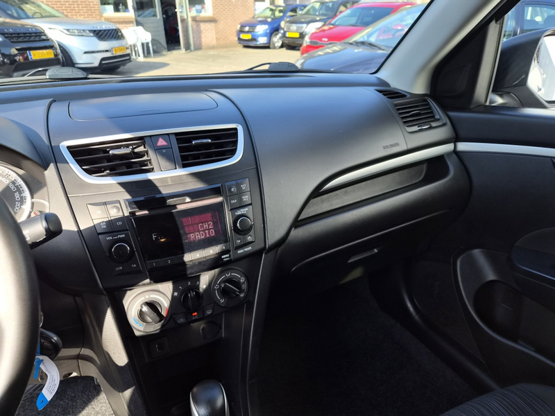 Suzuki Swift 1.2 Dynamic — photo 6