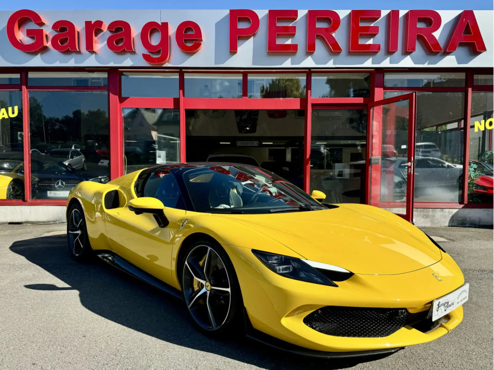 페라리 296 GTS 2025 노랑 사진 2