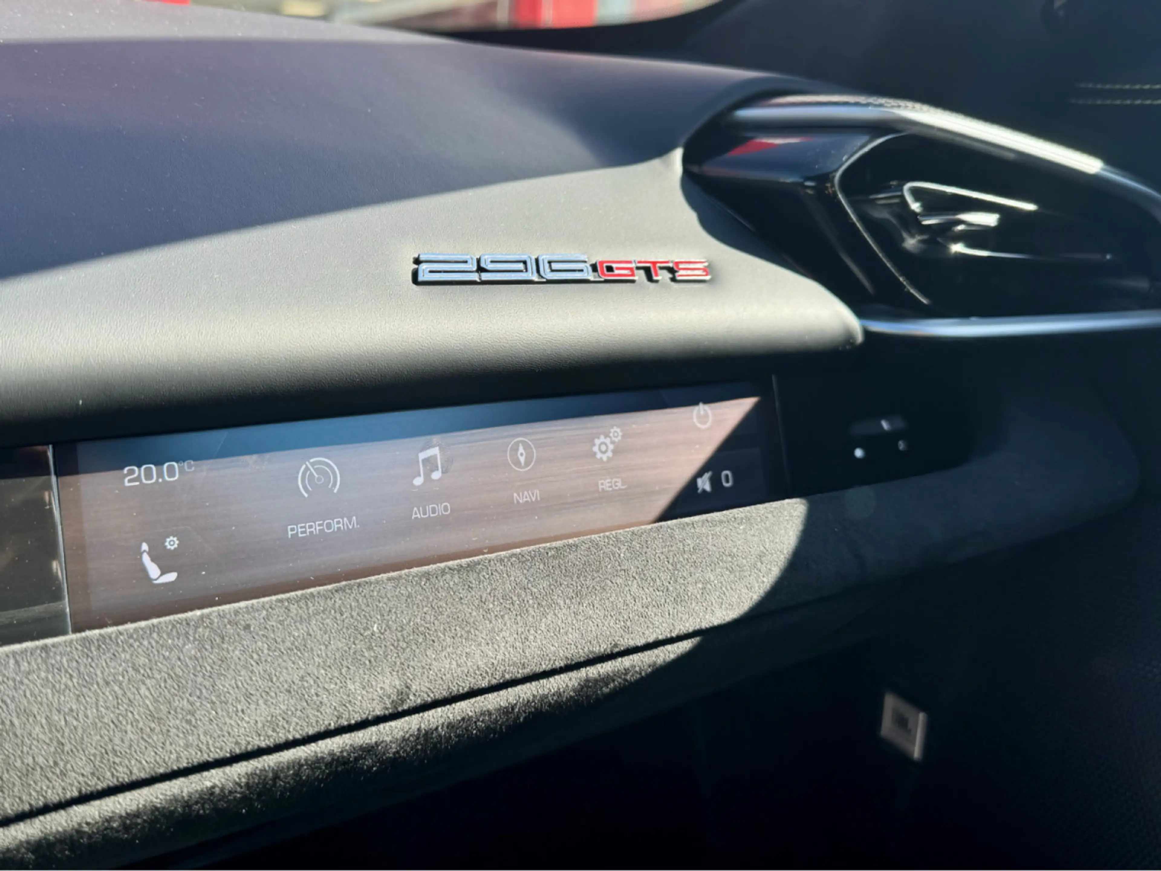 Ferrari 296 GTS Full Full options sièges Confort CARBON LIFT JBL H — photo 15