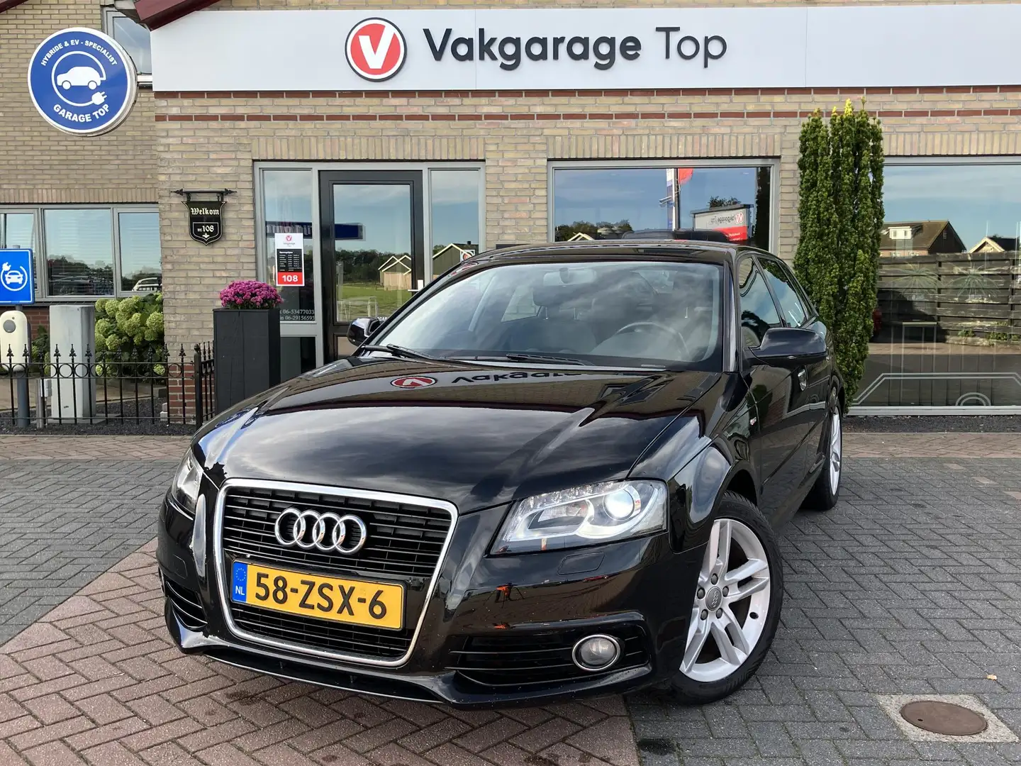 Audi A3 Sportback 1.2 TFSI S Edition | 2x S-Line | Trekhaa Schwarz - 1