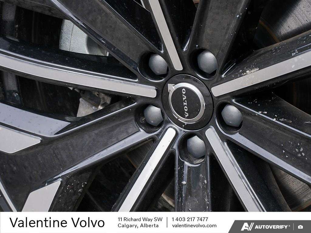 2026 Volvo XC90 Ultra Bright Theme thumb 6