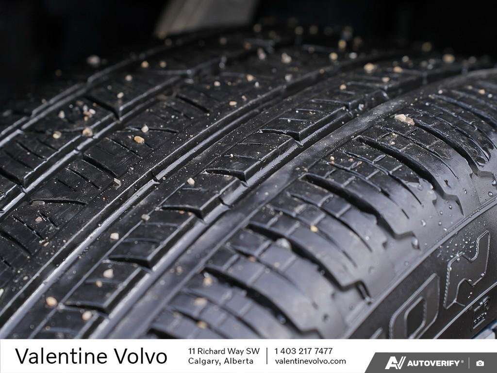 2026 Volvo XC90 Ultra Bright Theme thumb 7