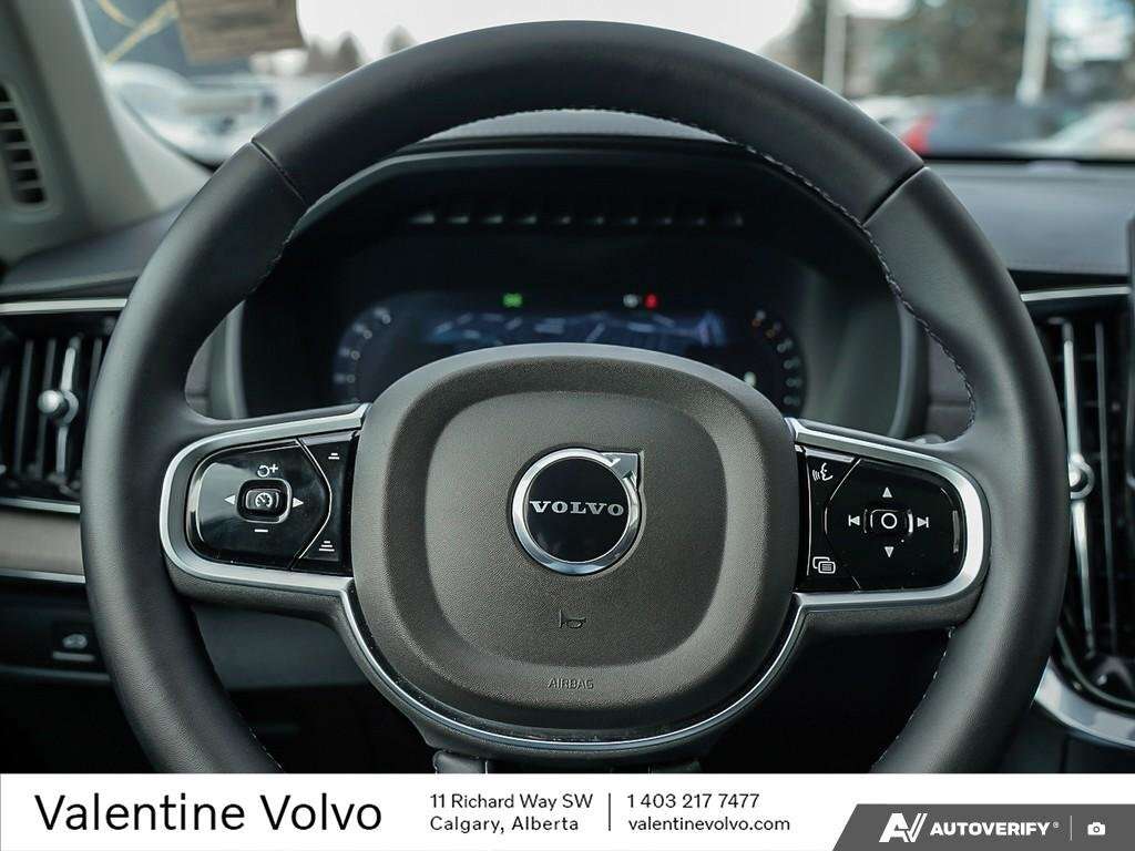 2026 Volvo XC90 Ultra Bright Theme thumb 14