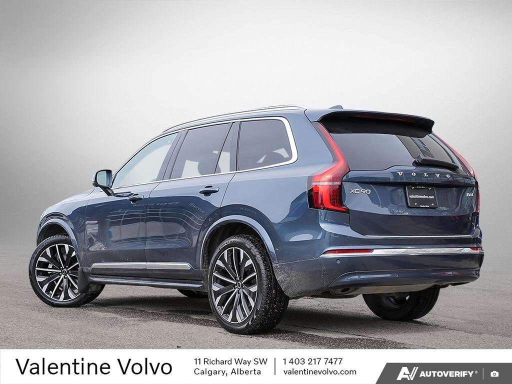 2026 Volvo XC90 Ultra Bright Theme alt 4