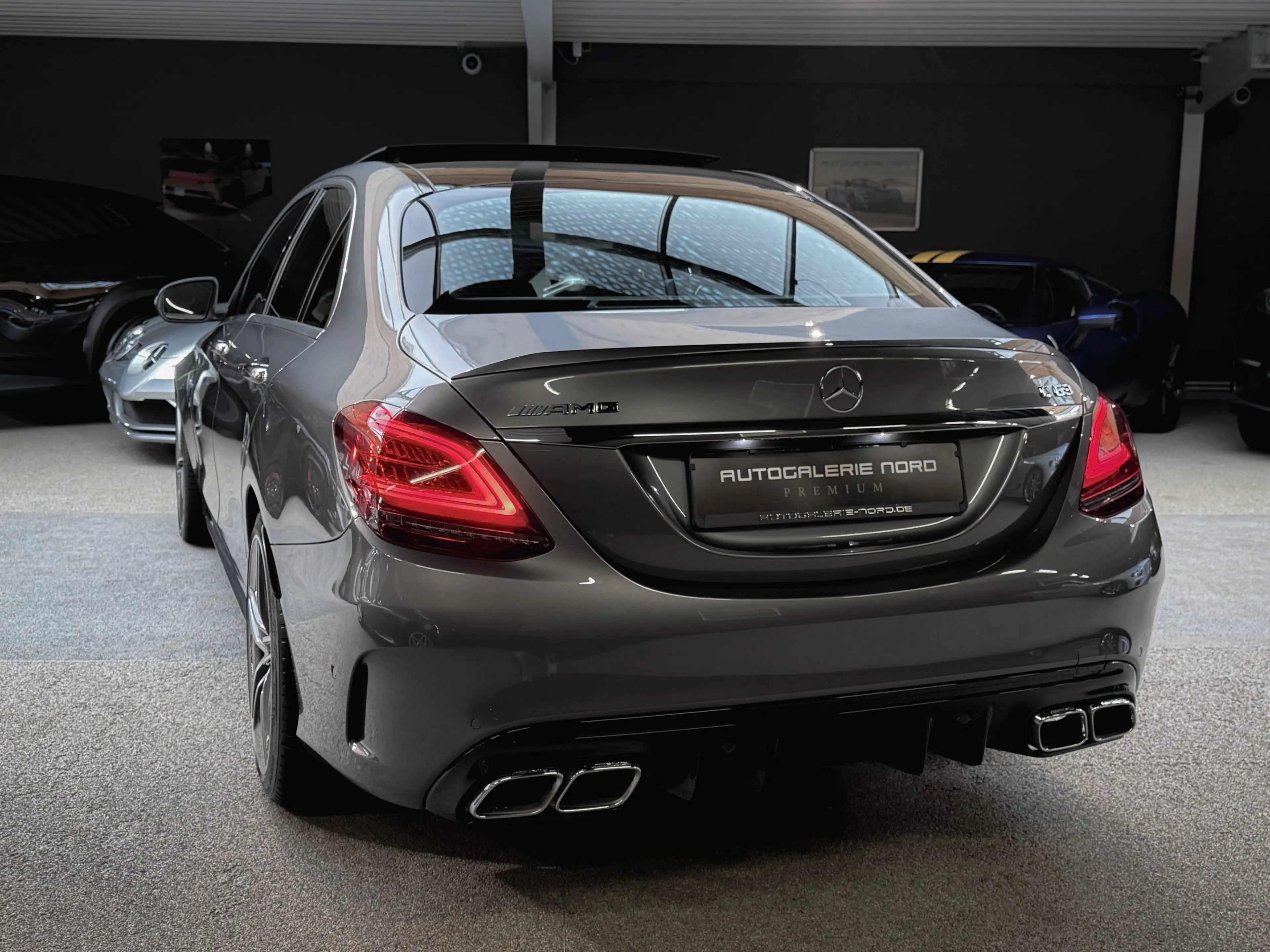 Mercedes-Benz C 63 AMG | PANO | FAHRASSIST HIGH-END | COMAND | KEYLESS — photo 11