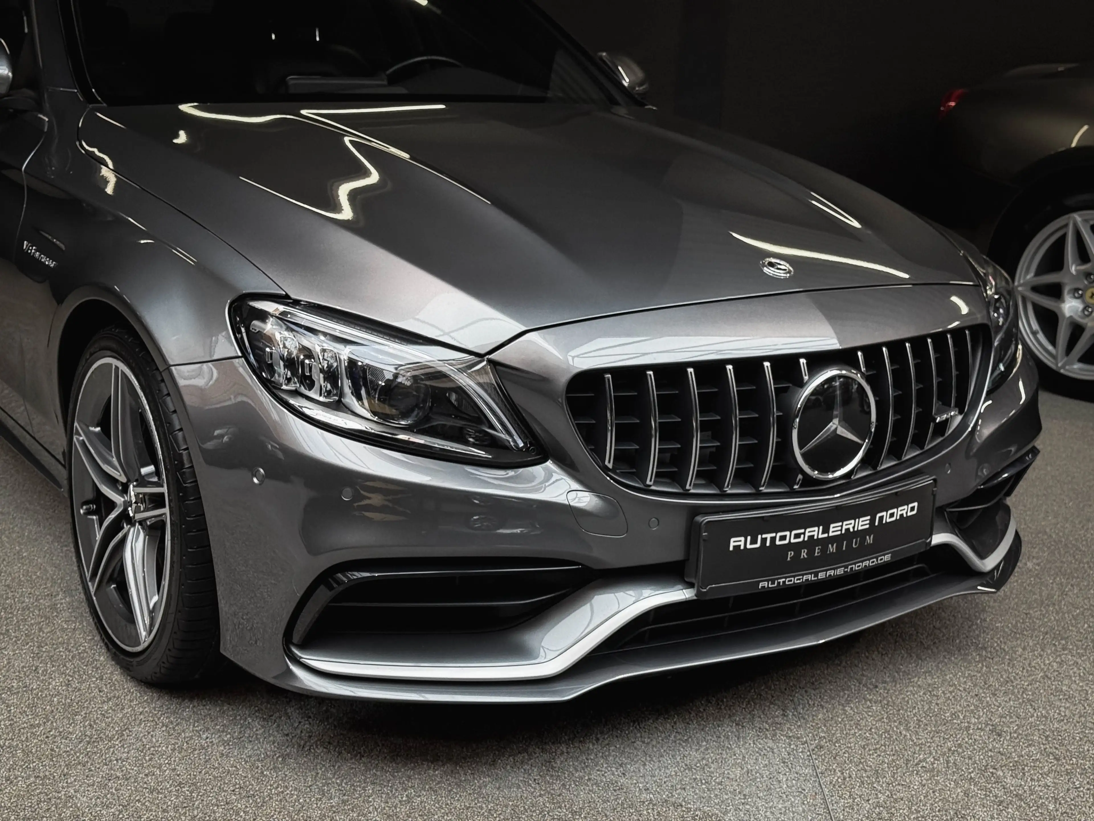 Mercedes-Benz C 63 AMG | PANO | FAHRASSIST HIGH-END | COMAND | KEYLESS — photo 5