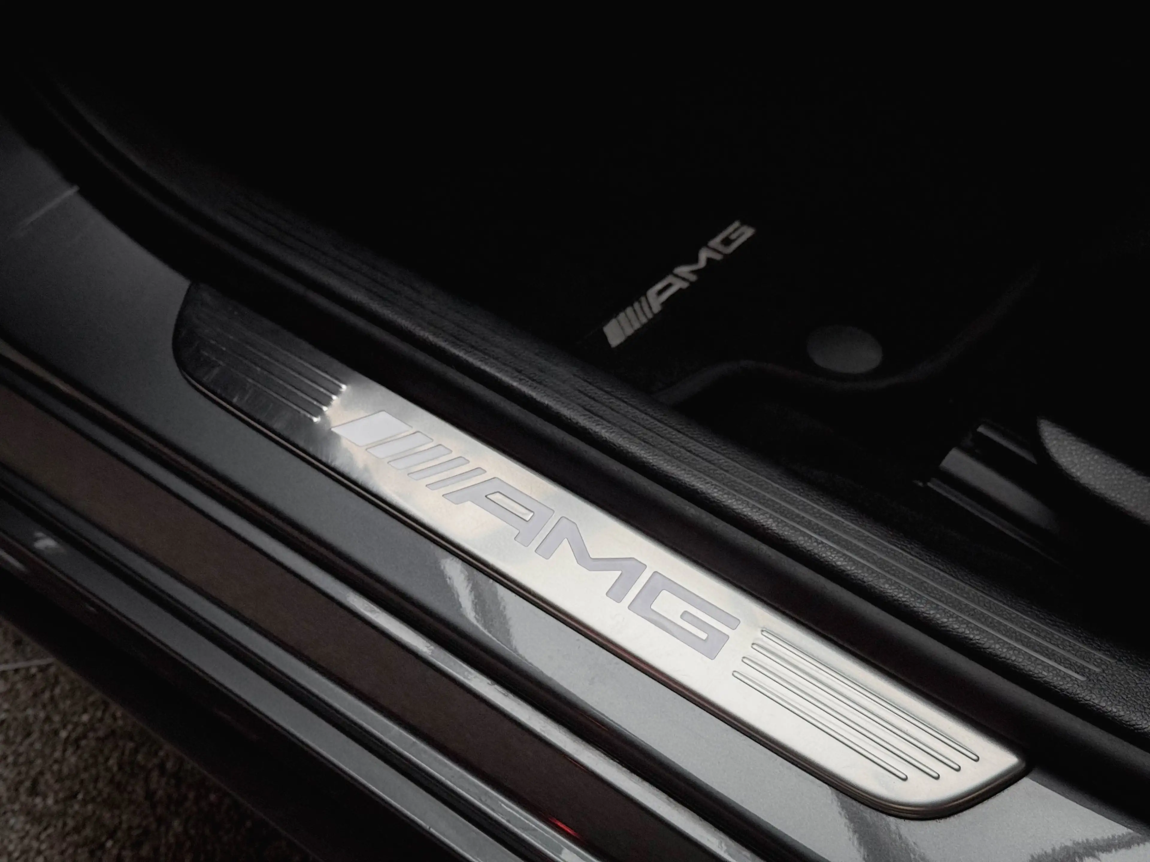 Mercedes-Benz C 63 AMG | PANO | FAHRASSIST HIGH-END | COMAND | KEYLESS — photo 15