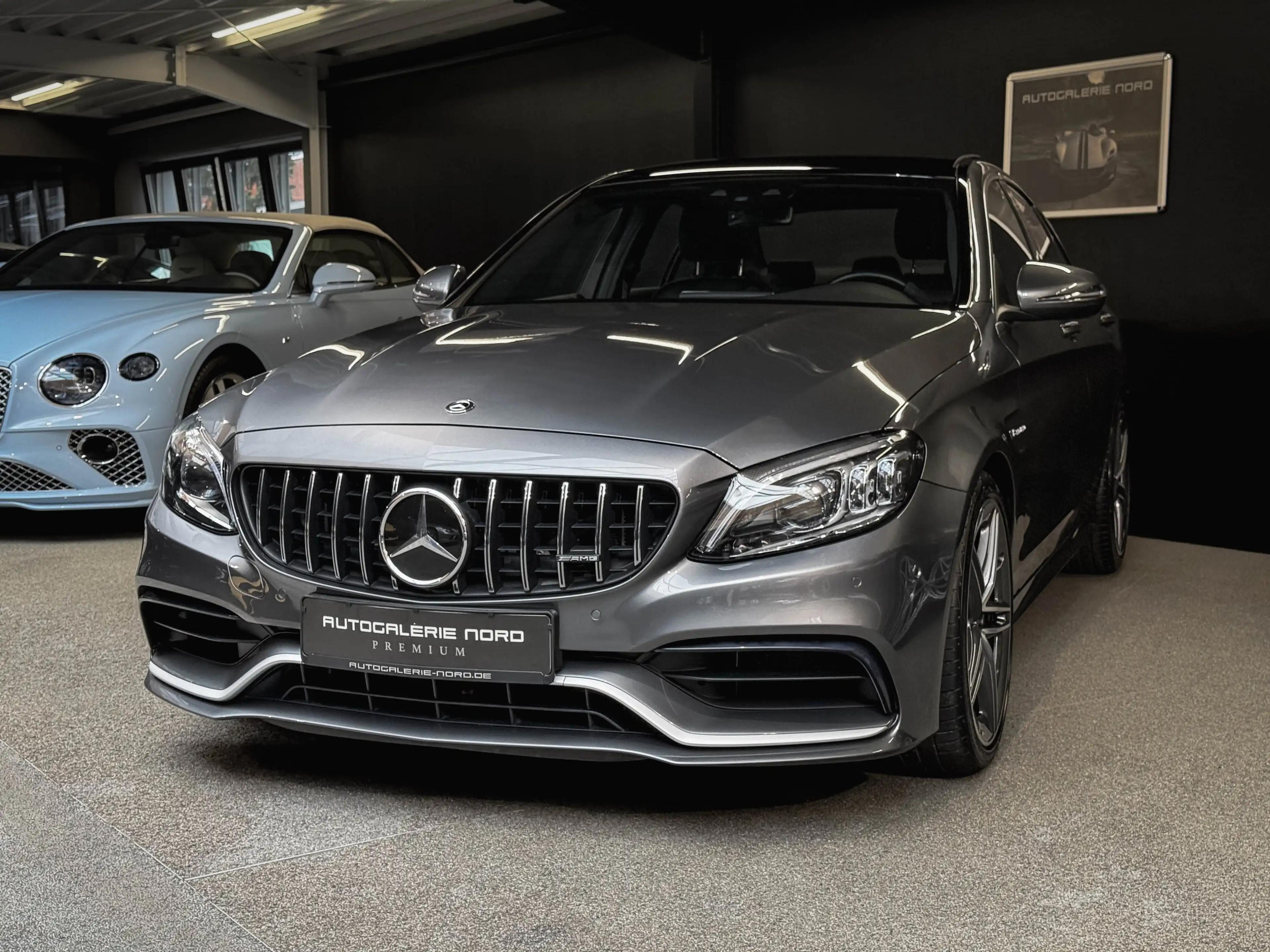 Mercedes-Benz C 63 AMG | PANO | FAHRASSIST HIGH-END | COMAND | KEYLESS — photo 3