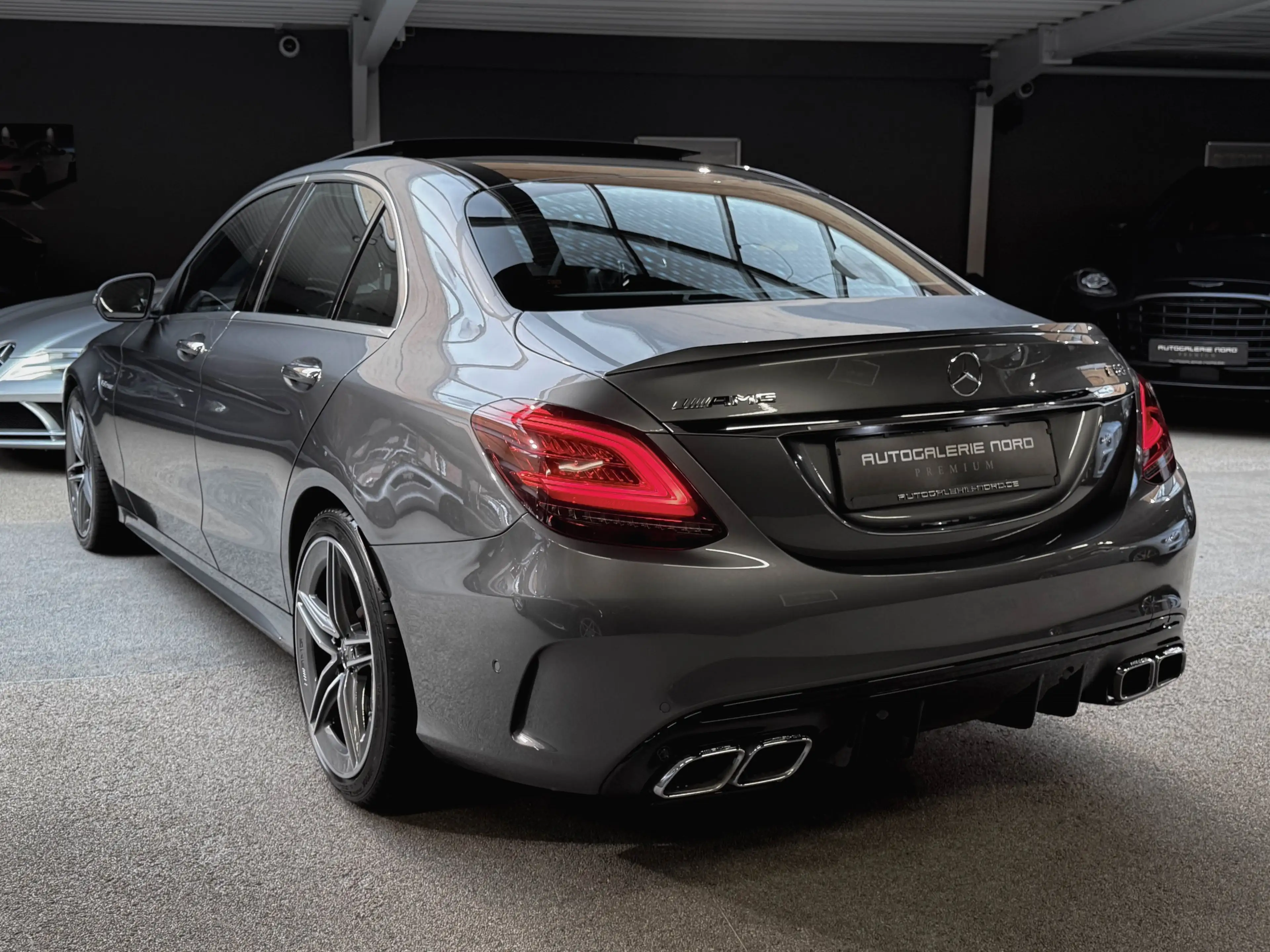 Mercedes-Benz C 63 AMG | PANO | FAHRASSIST HIGH-END | COMAND | KEYLESS — photo 12