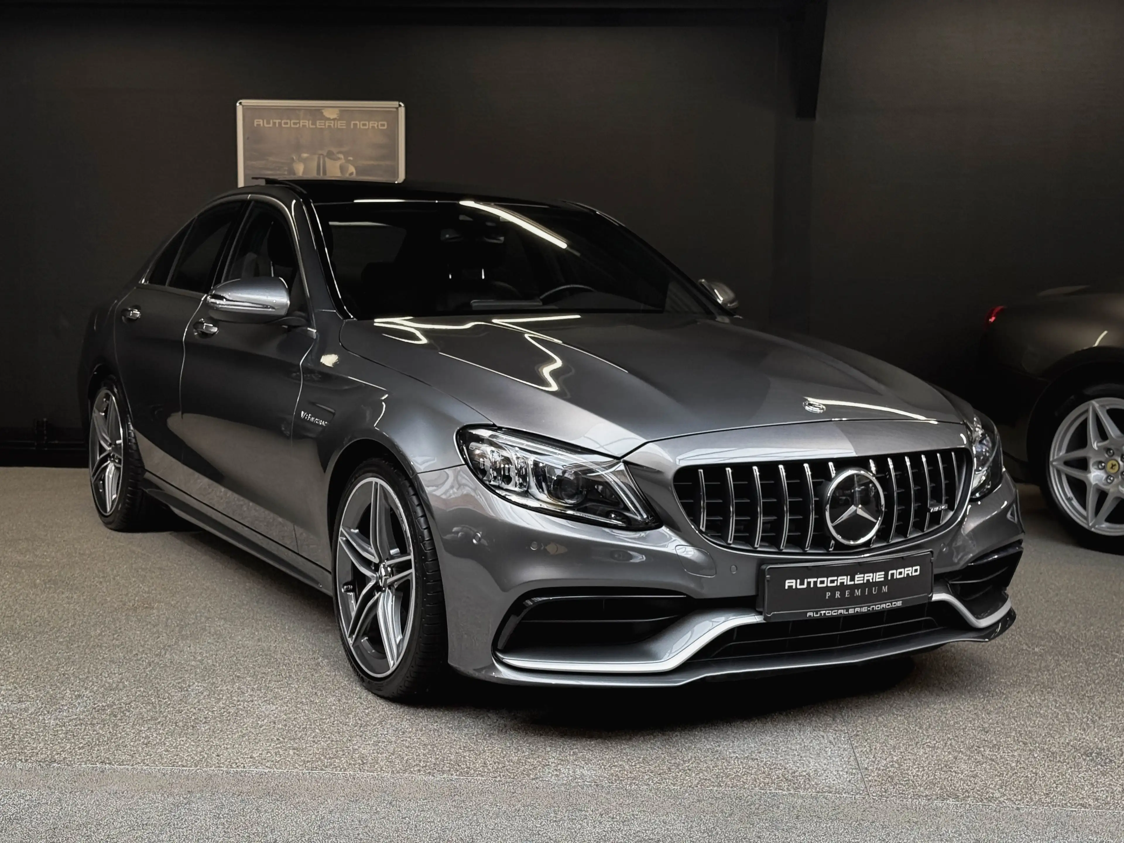 Mercedes-Benz C 63 AMG | PANO | FAHRASSIST HIGH-END | COMAND | KEYLESS — photo 4