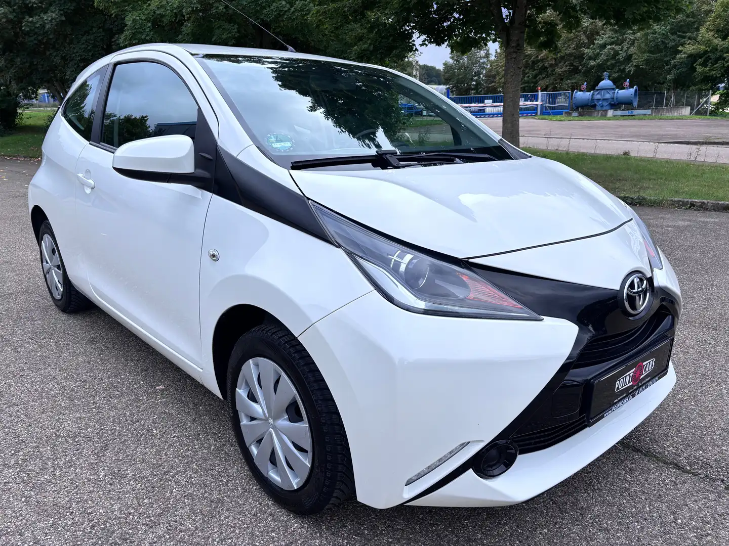 Toyota Aygo 1.0 x-play*2.HAND-EURO 5-KLIMA-WR* Weiß - 2