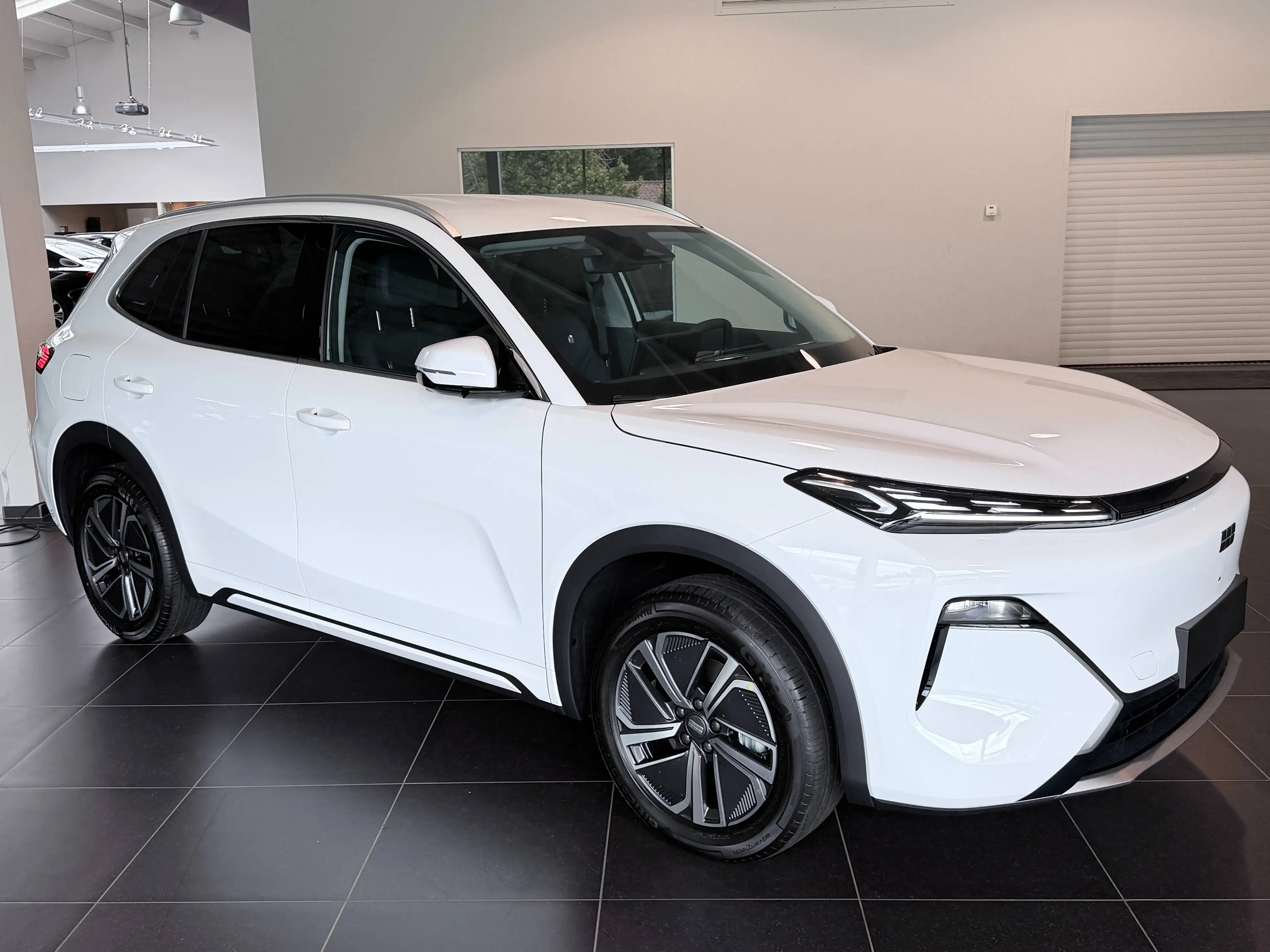 Geely Starray EM-i 1.5 EM-i PHEV Pro/ 83KM EV / ACC / Led / 360Camera — photo 2
