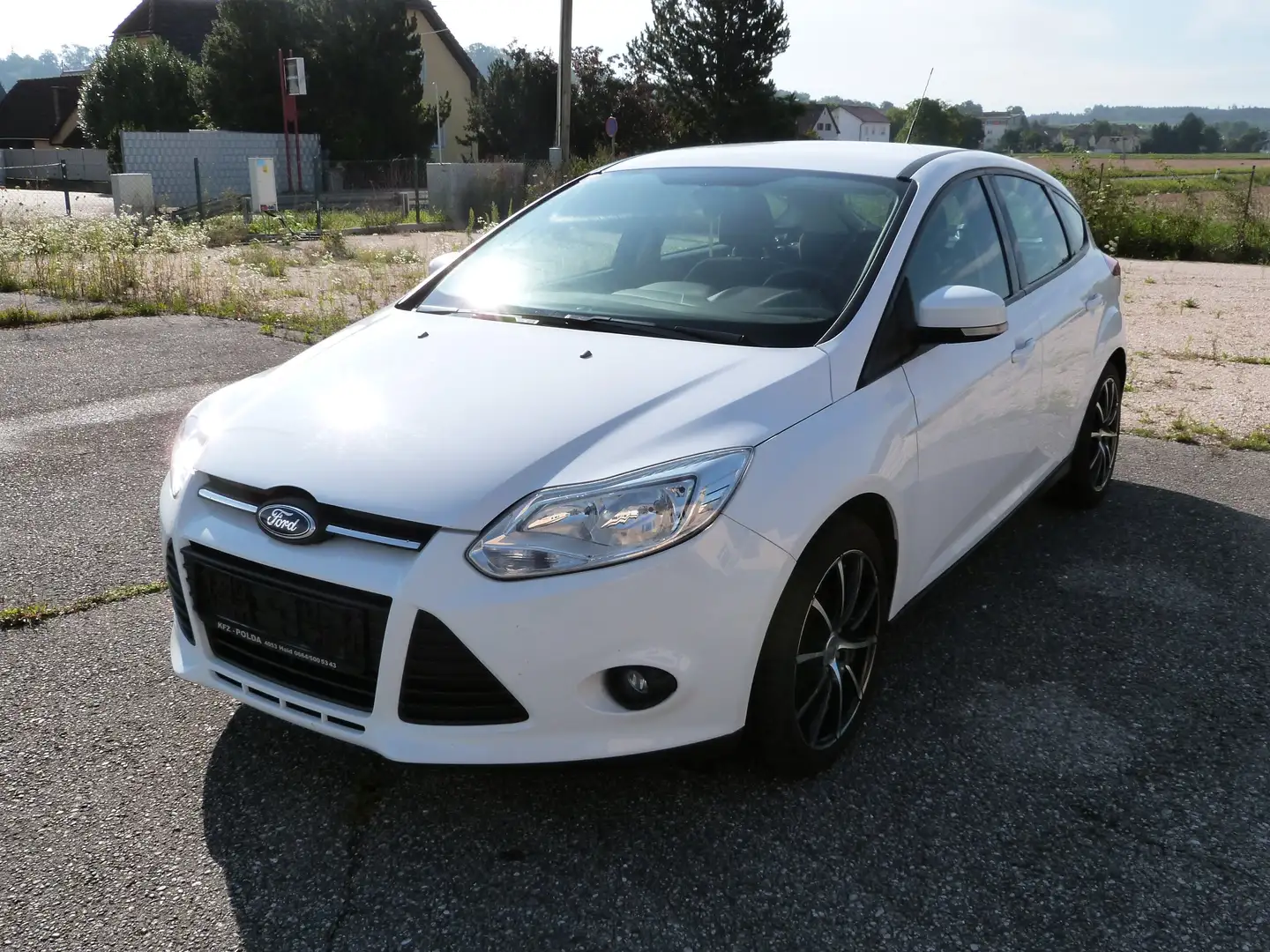 Ford Focus Trend 1,6 I Weiß - 1