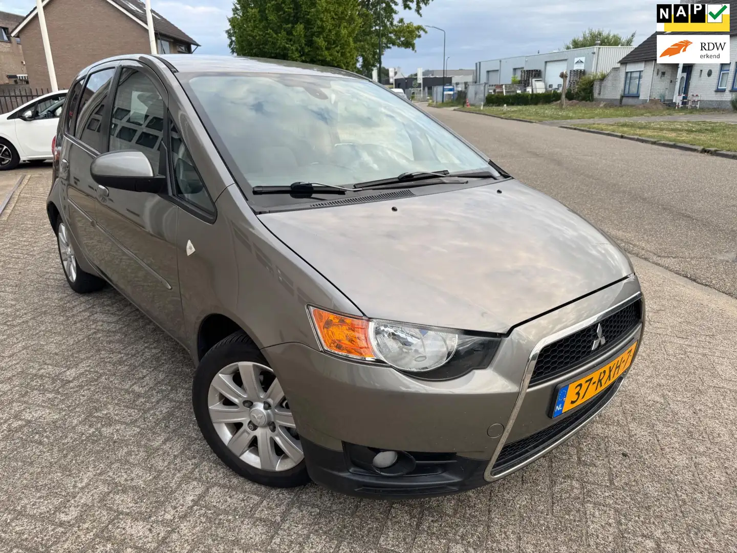 Mitsubishi Colt 1.3 Edition Two AUTOMAAT, AIRCO, TRKHAAK Grijs - 1