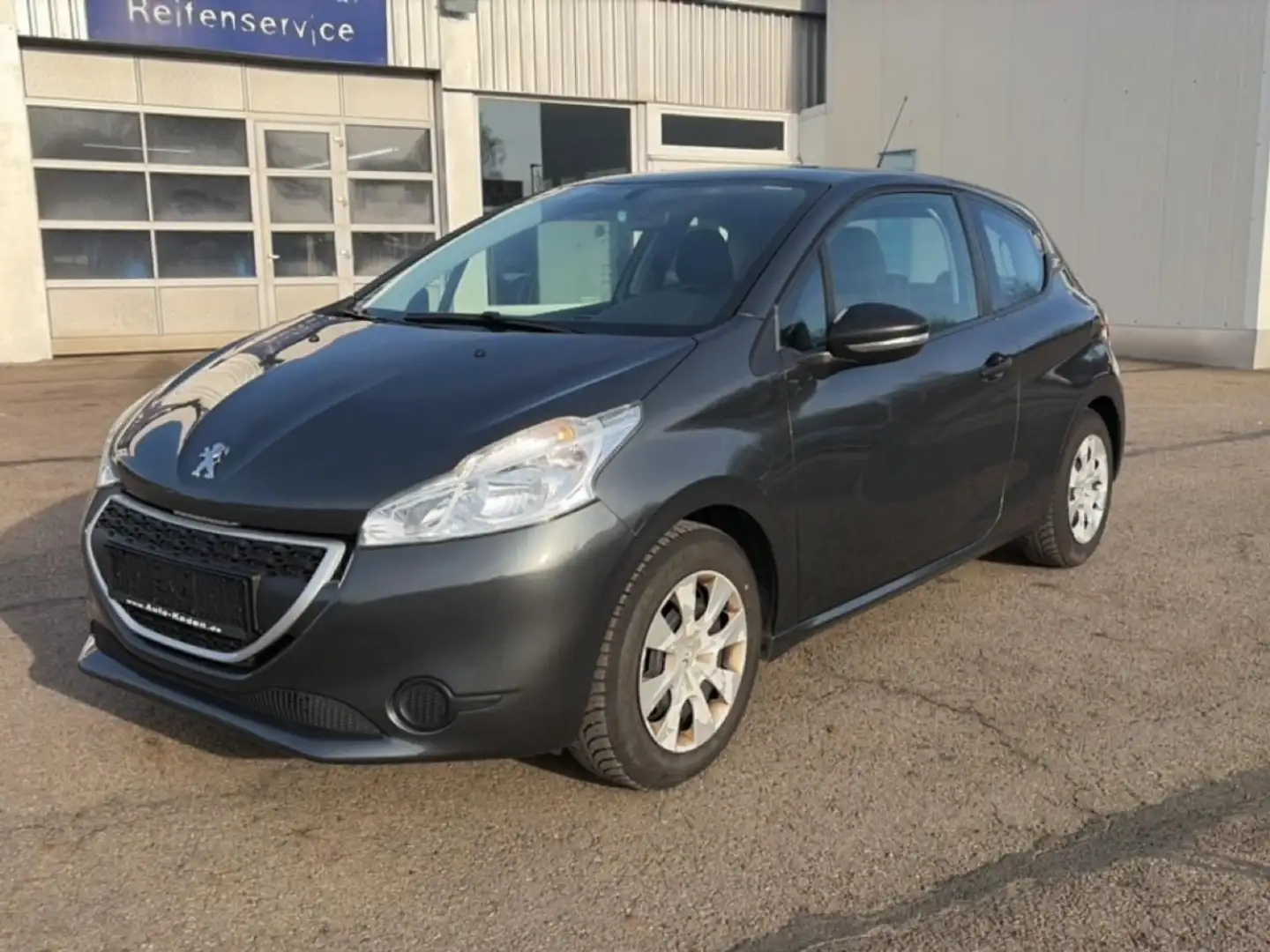 Peugeot 208 Access 68, Klima, Radio Grau - 1