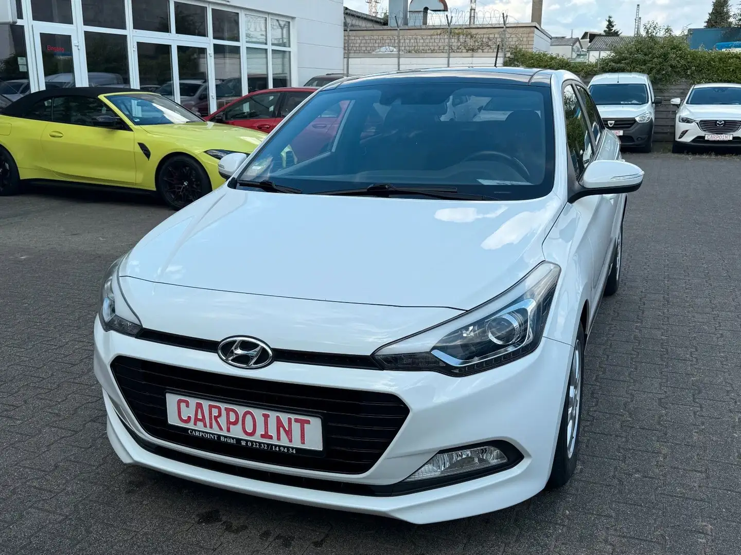 Hyundai i20 blue Passion KLIMA/PANO/SHZ/NAVI/2.HAND Weiß - 1