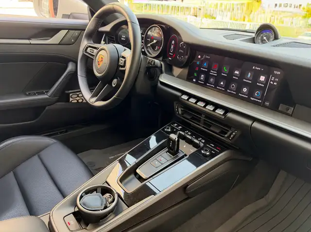 Porsche 911 view 13