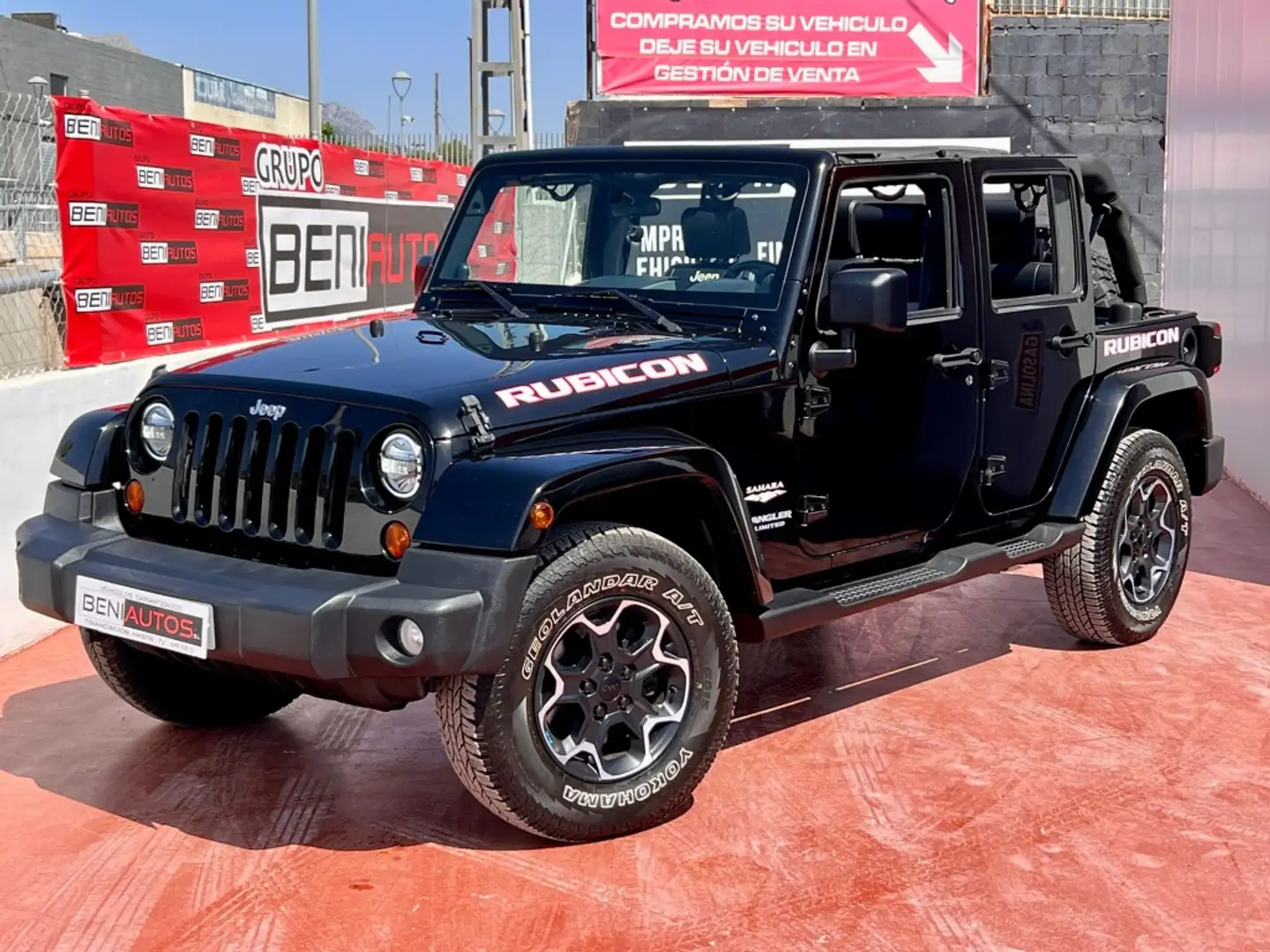 Jeep Wrangler Unlimited 3.8 V6 Sahara Aut. Noir - 1