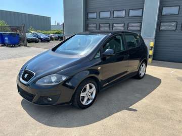 Altea 1.2 TSI wagen word gekeurd voor verkoop met nieuwe service zie foto's
