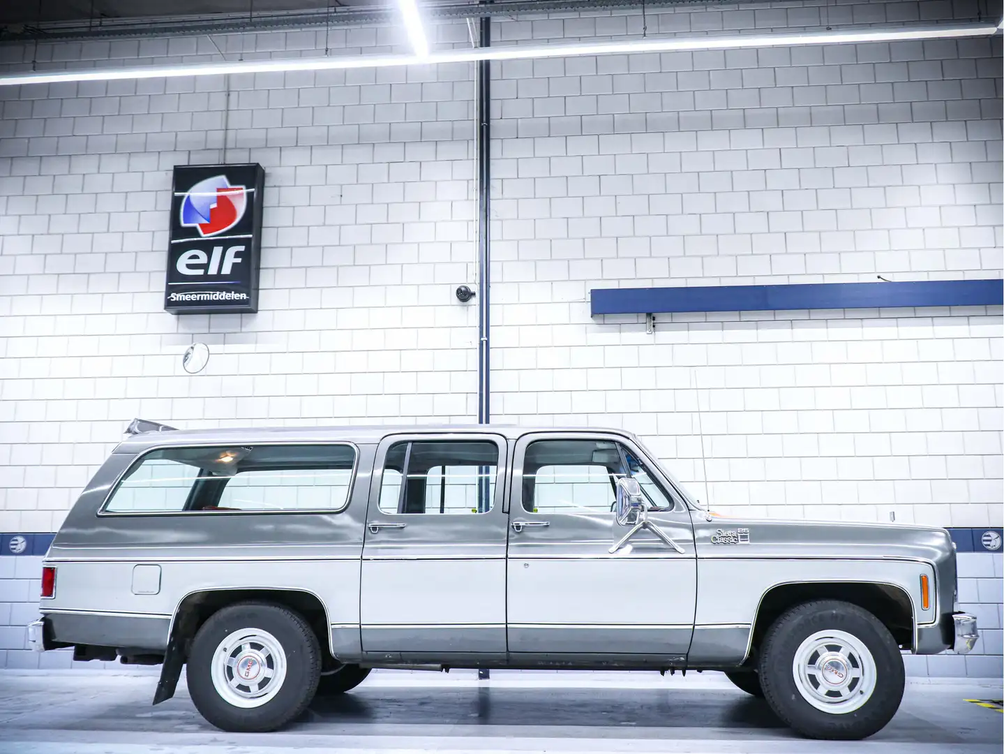 Chevrolet Suburban SIERRA CLASSIC 7 PERSOONS/ORGINEEL. 2 W.D. Argintiu - 2