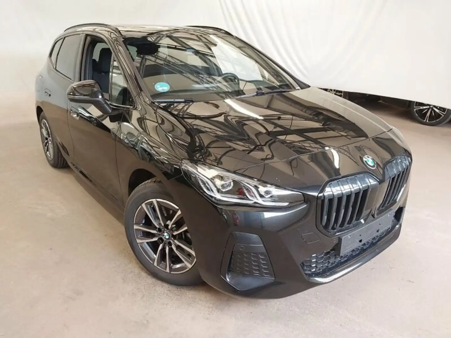 BMW 223 i xDr Active Tourer M Sportpaket AHK Pano H&K Schwarz - 2