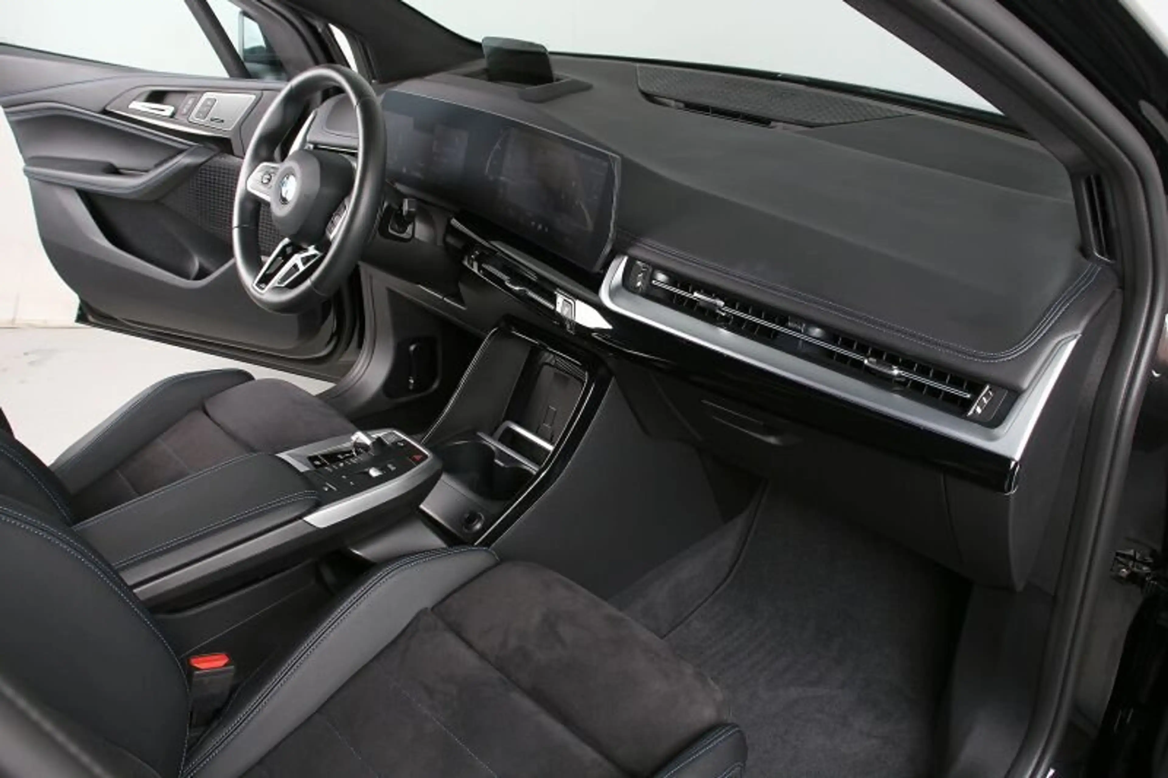 BMW 223 i xDr Active Tourer M Sportpaket AHK Pano H&K — photo 6