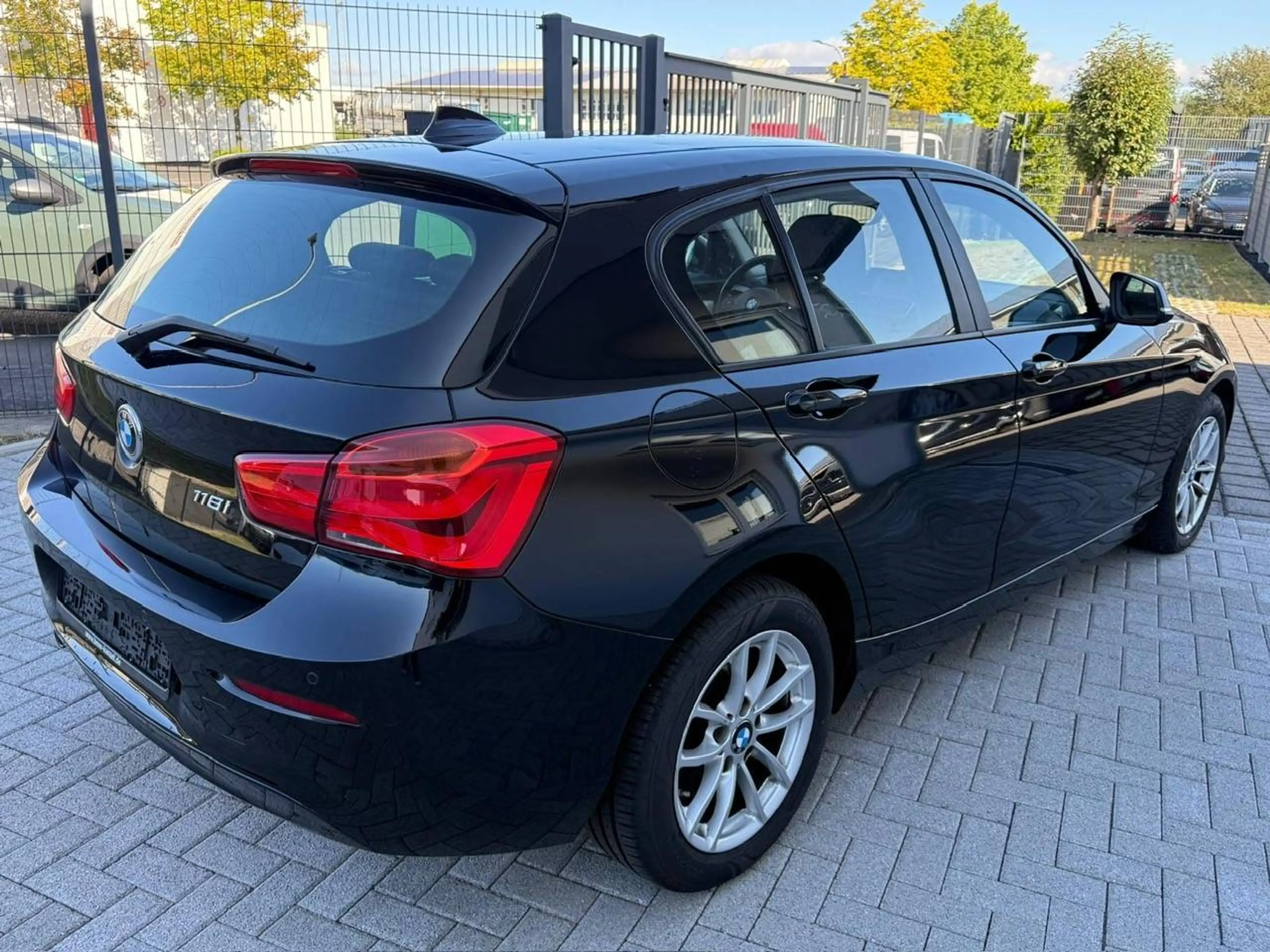 BMW 118 118 i Advantage 100Tkm — photo 4
