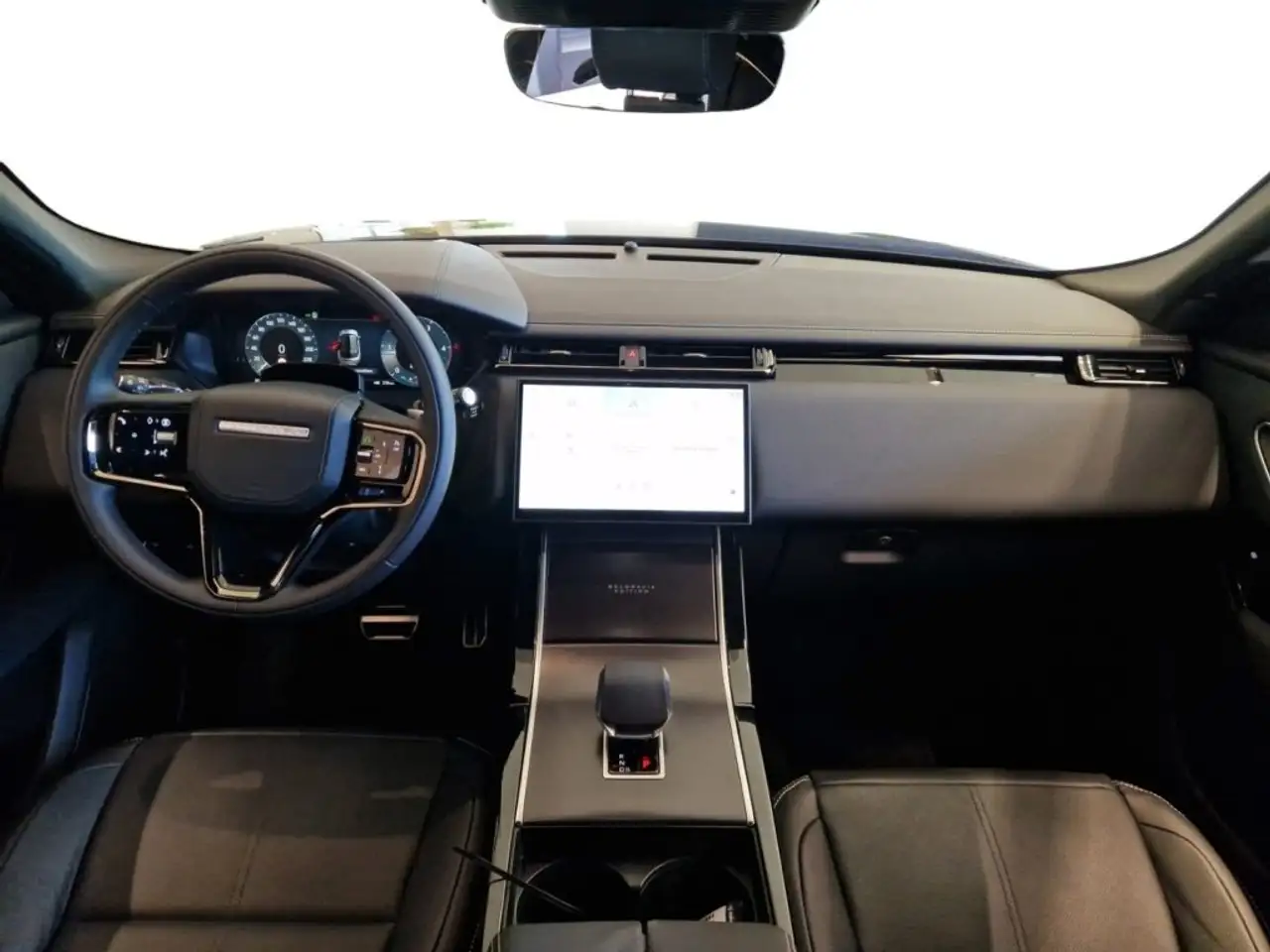Land Rover Range Rover Velar 2026 — фото 6