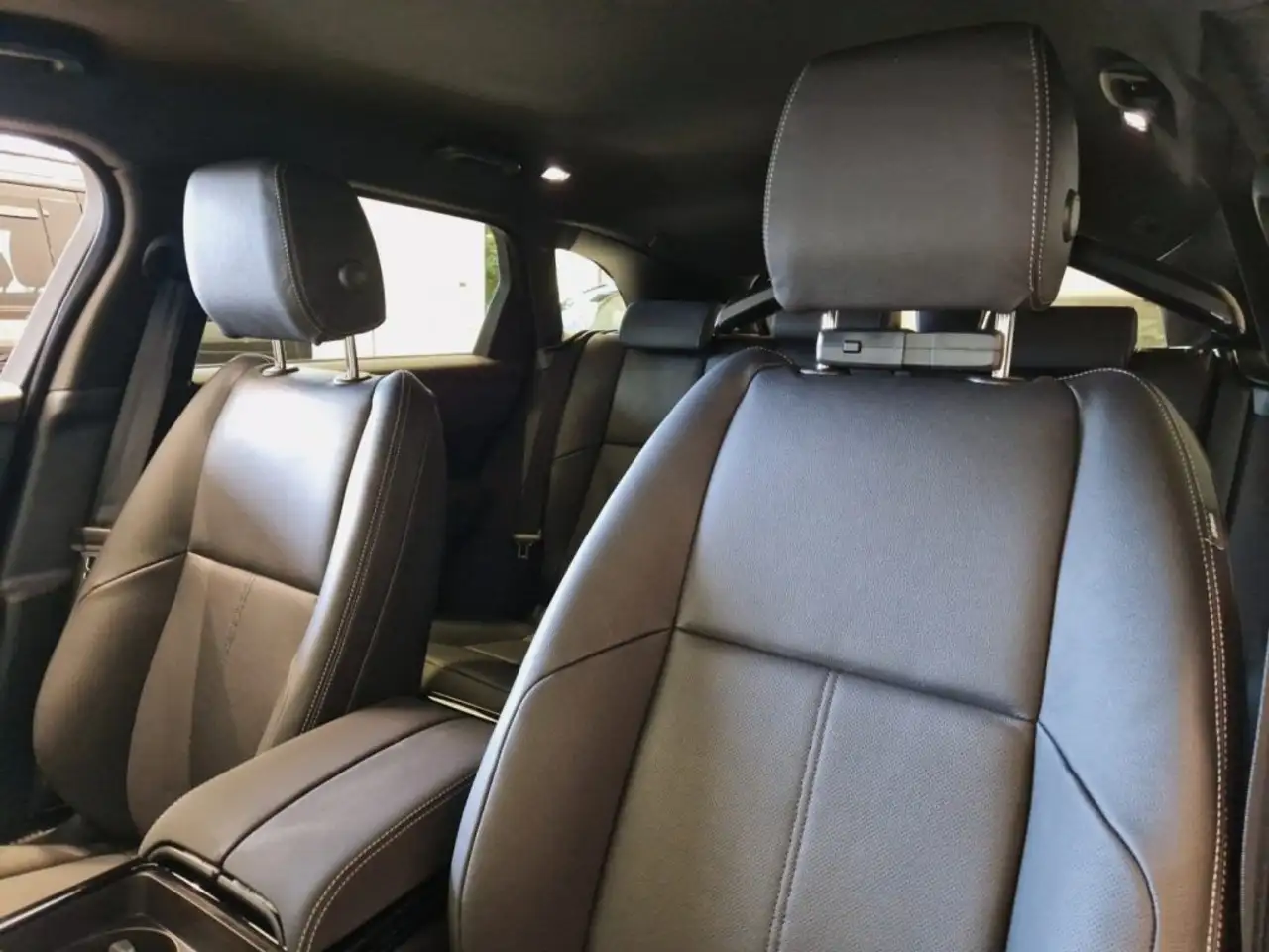Land Rover Range Rover Velar 2026 — фото 14