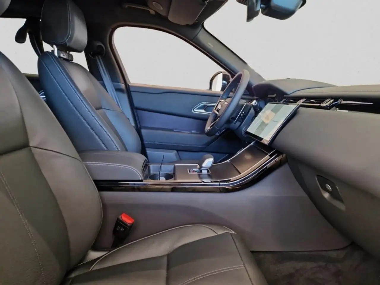 Land Rover Range Rover Velar 2026