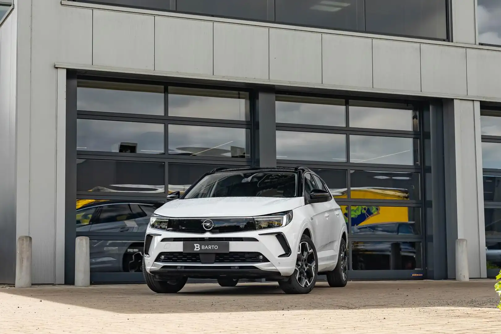 Opel Grandland Automaat 130pk | Ultimate | Alcantara | Zetelve... Blanc - 1