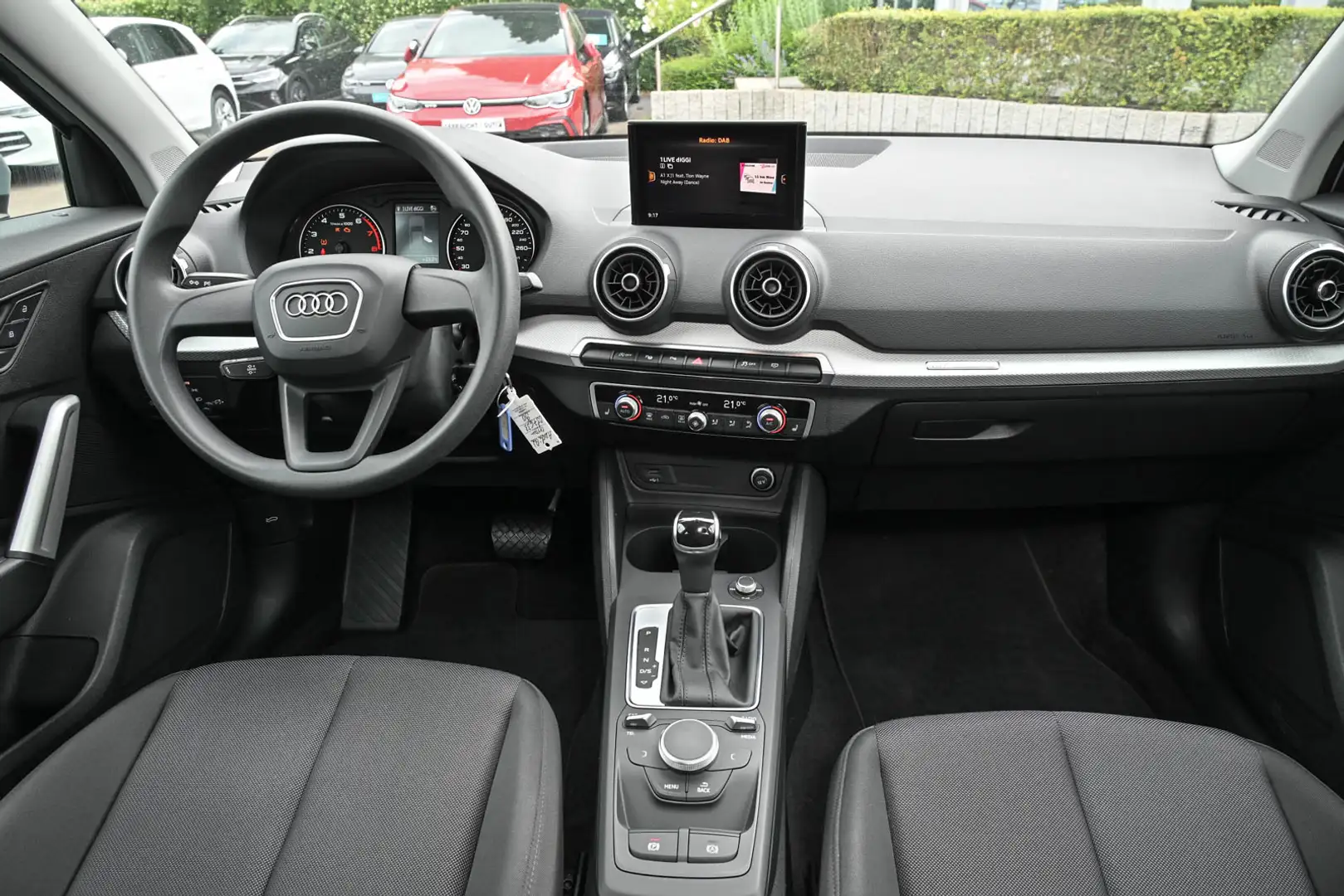 Audi Q2 35 TFSI S tronic AHK Kamera Grijs - 2