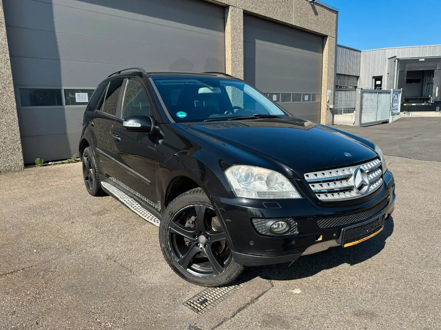 Mercedes-Benz ML 320 CDI, Leder, Automatik, AHK,e.Fenster Schwarz - 1