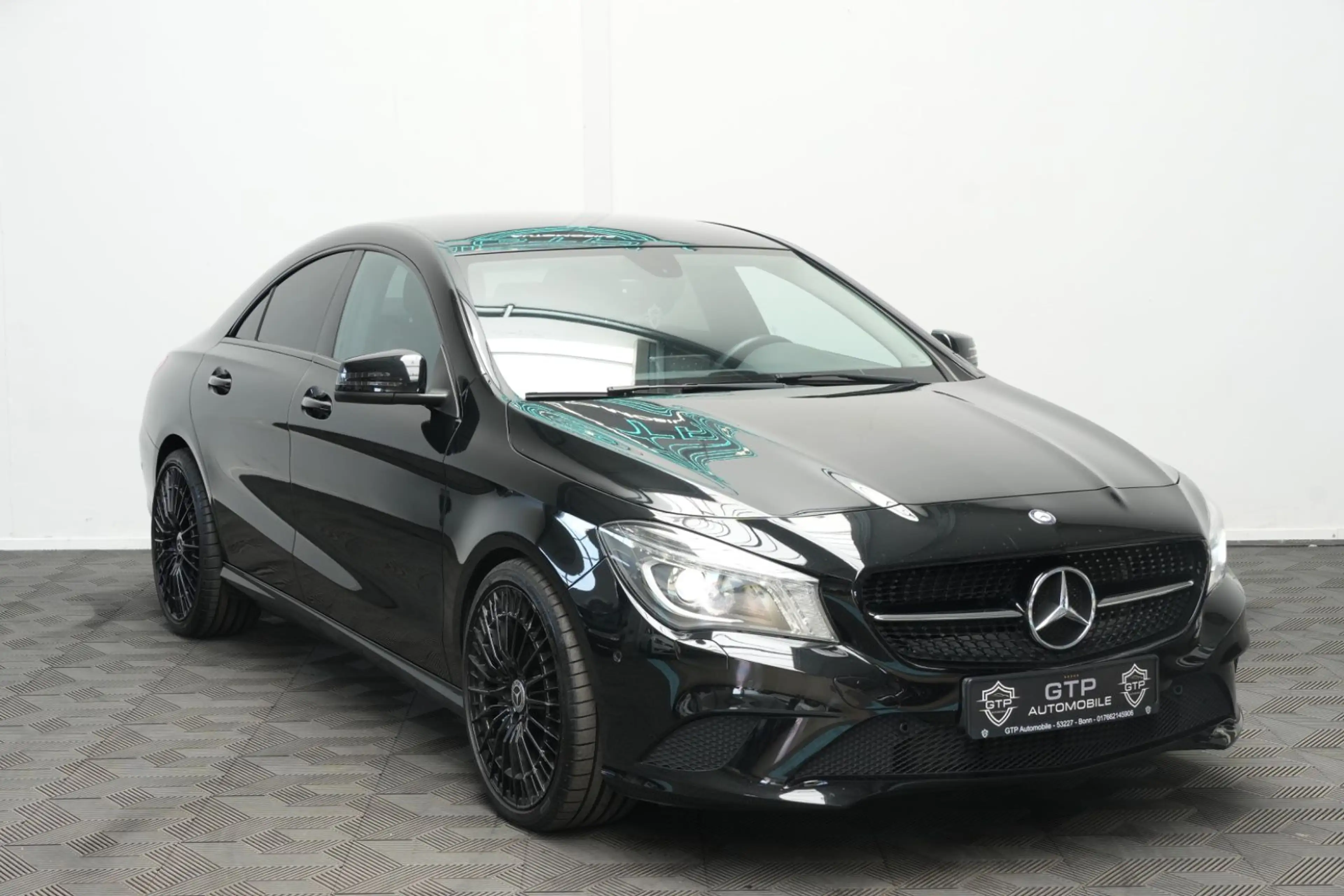 Mercedes-Benz CLA 200 *Bi-Xenon*R-Kam*12 Fach bereift* — photo 4