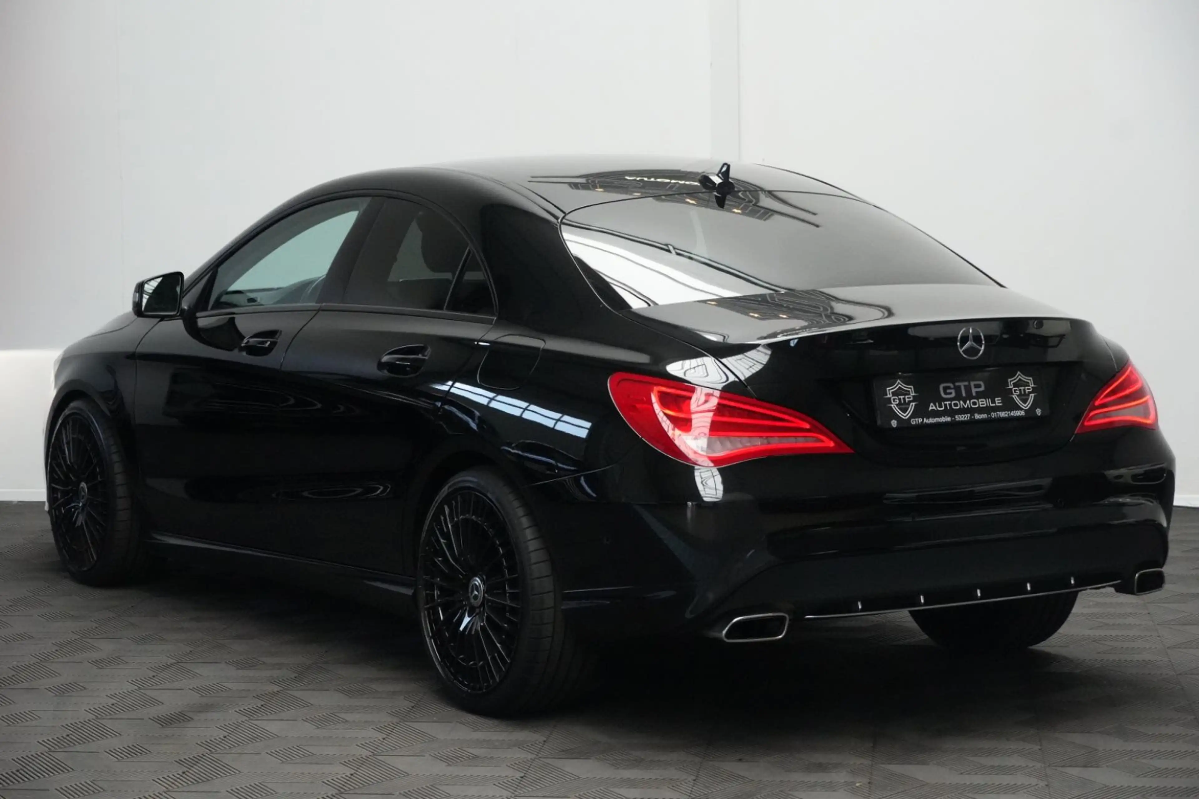 Mercedes-Benz CLA 200 *Bi-Xenon*R-Kam*12 Fach bereift* — photo 6
