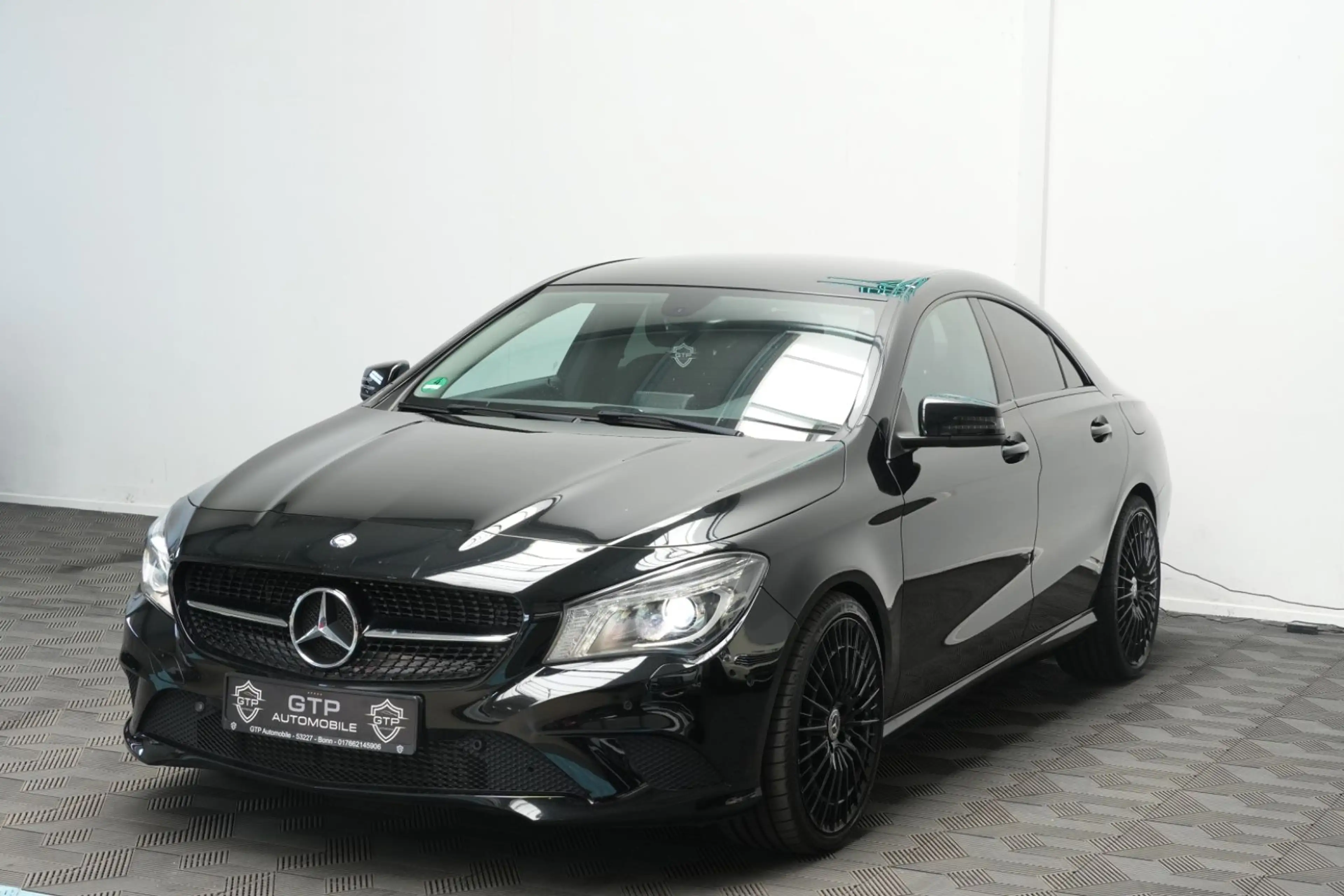 Mercedes-Benz CLA 200 *Bi-Xenon*R-Kam*12 Fach bereift* — photo 3