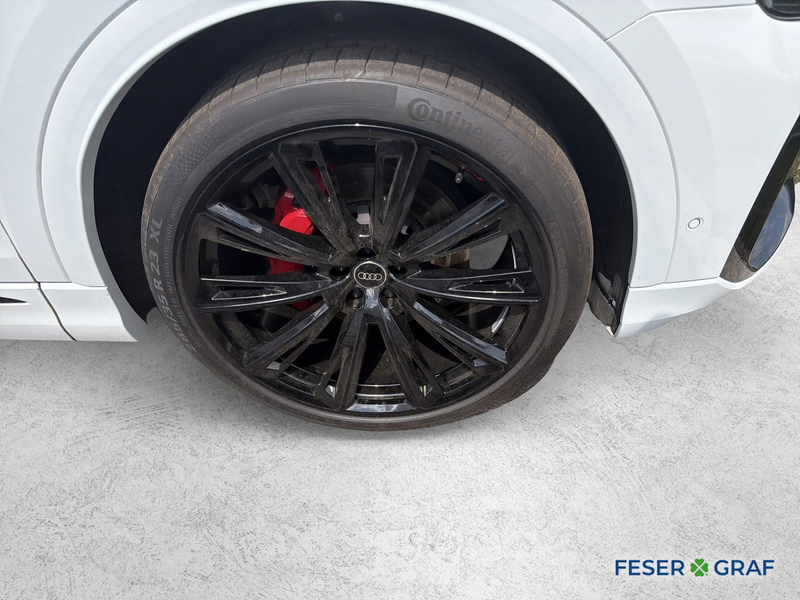 Audi Q8 SUV — photo 4